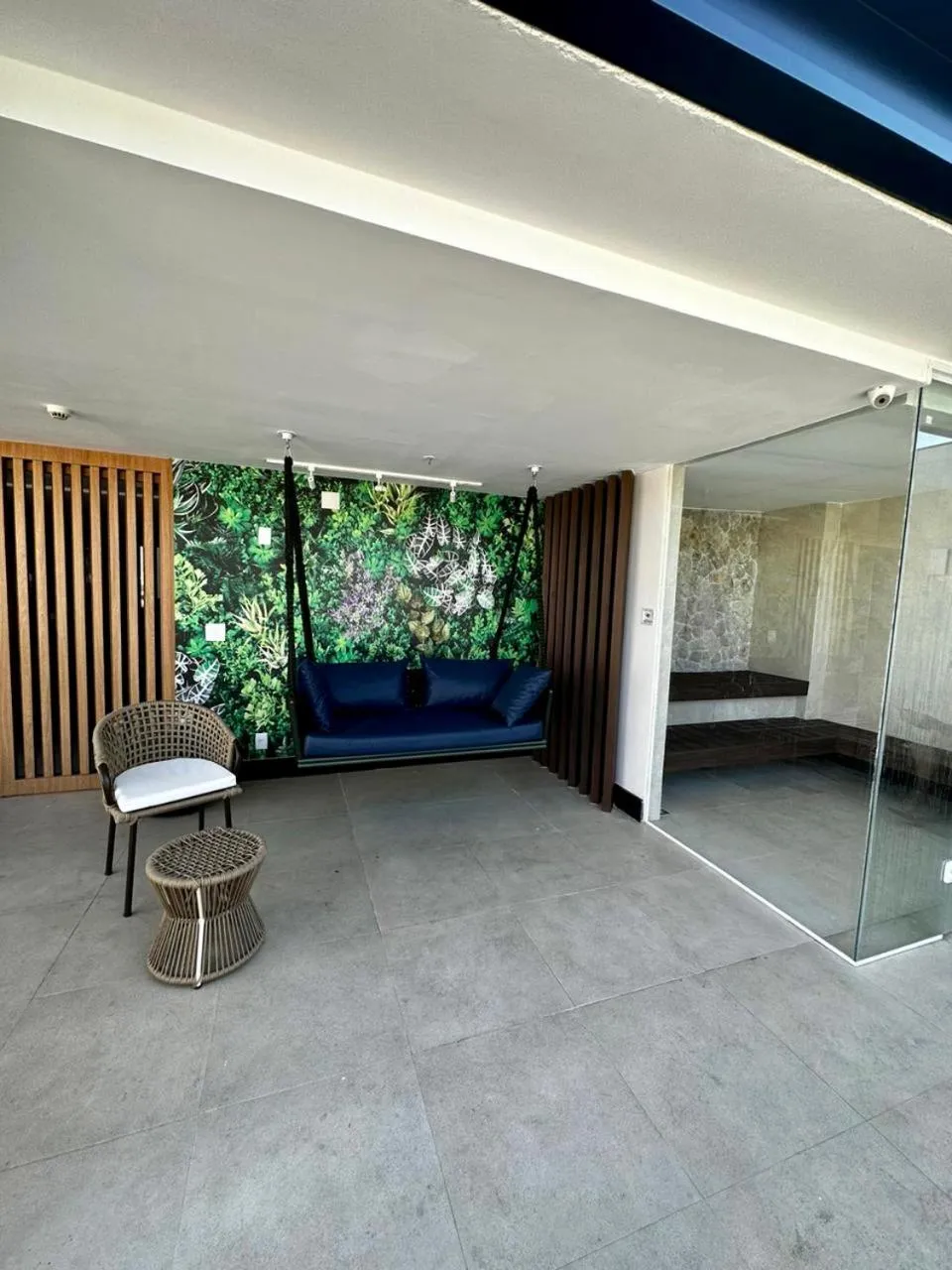 Swimming pool in Royalty Rio Hotel