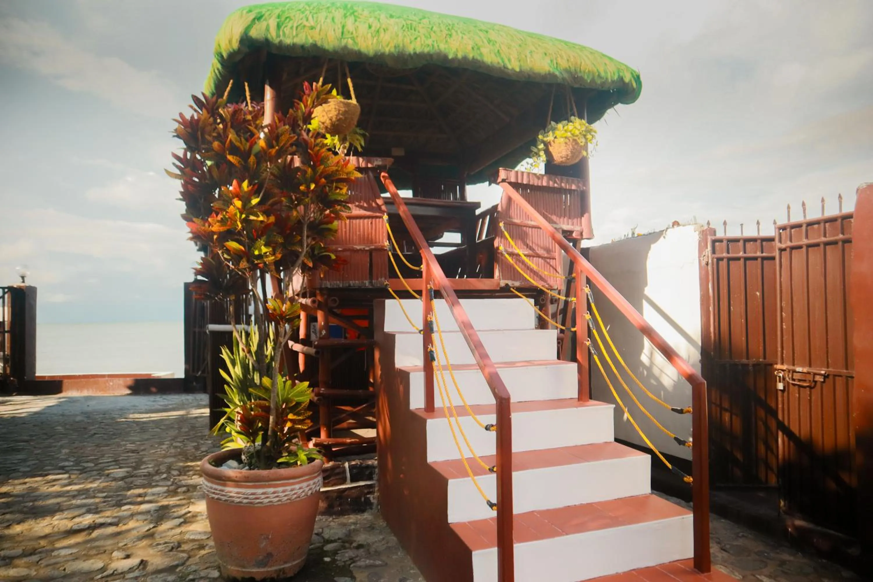 Property building in Olana Bed and Breakfast