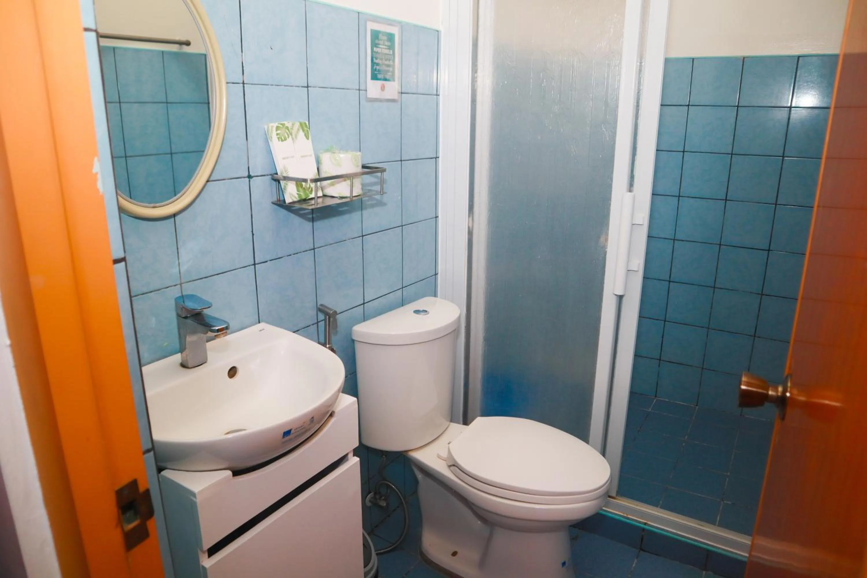 Shower in Olana Bed and Breakfast