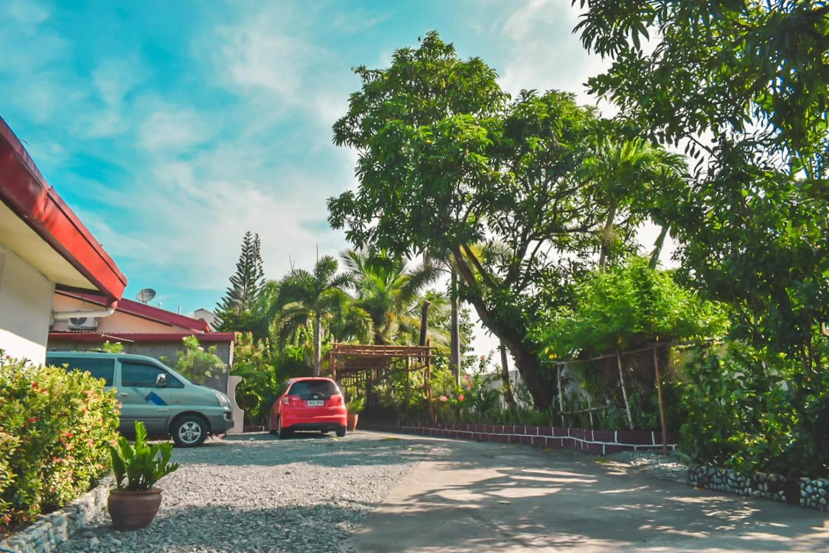 Property building in Olana Bed and Breakfast