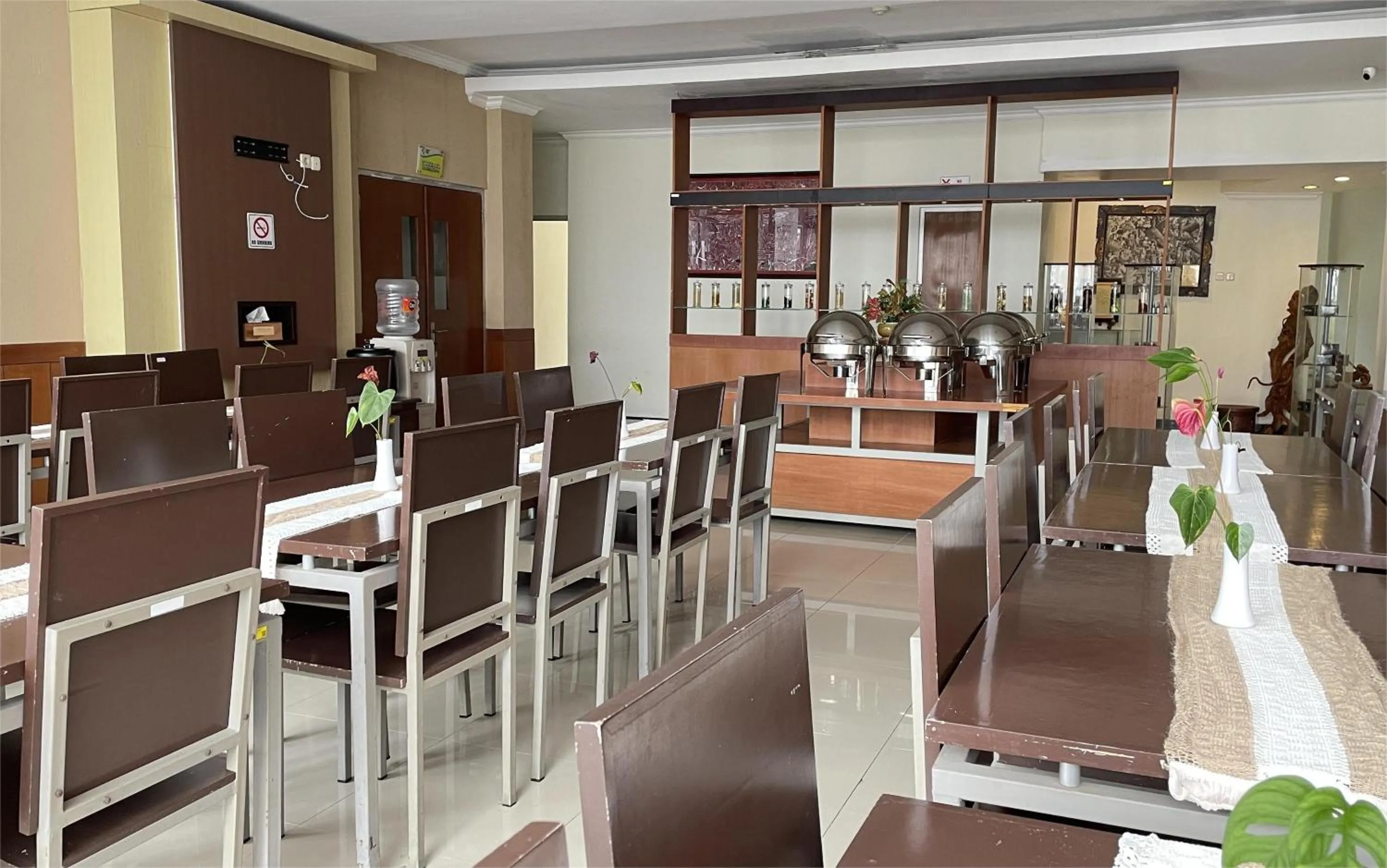 Restaurant/places to eat in Hortus Inn