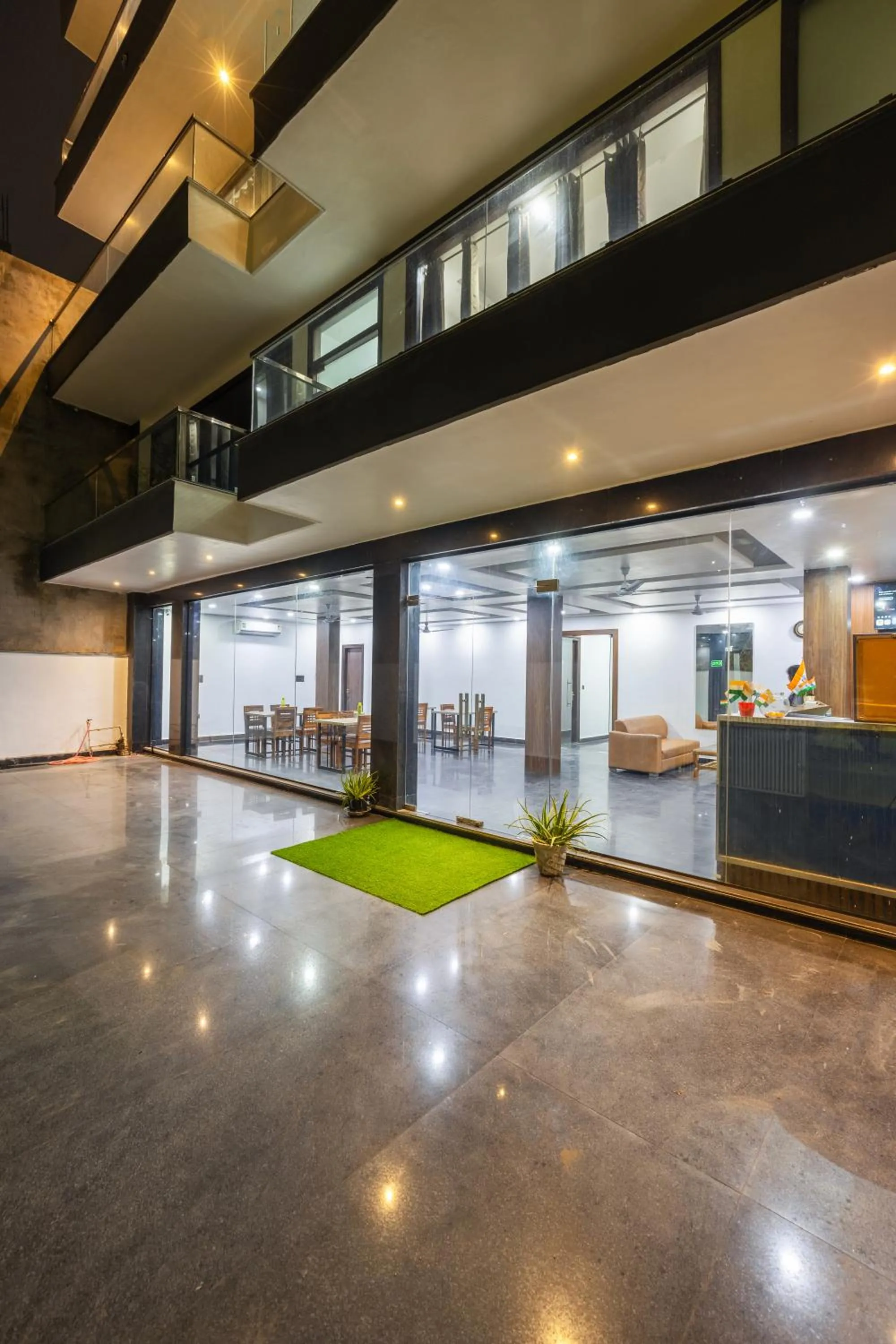 Hotel Aura Grand sector 63A Noida I Couple Friendly