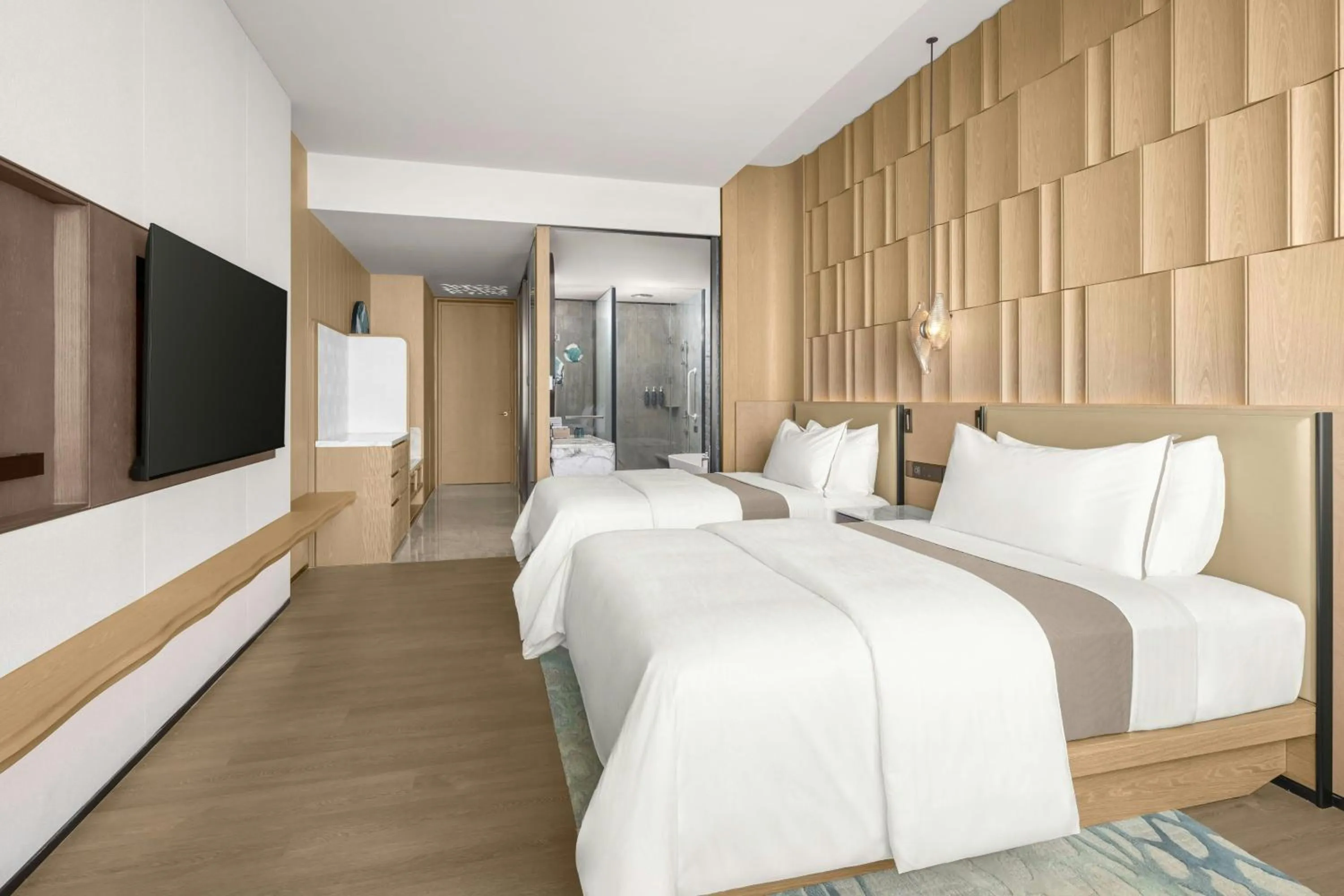 Photo of the whole room, Bed in The Westin Yichang