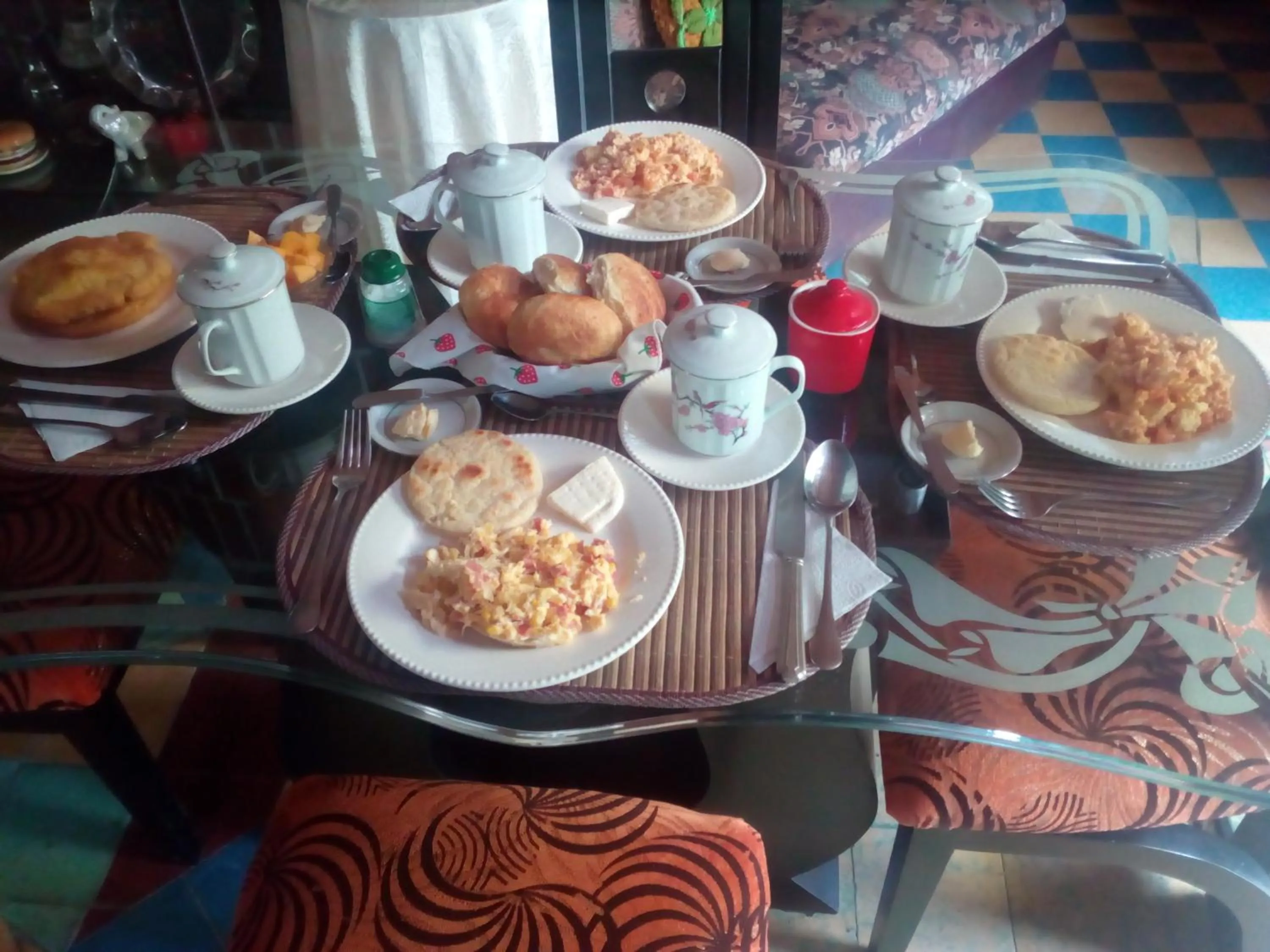 Continental breakfast in La Posada del Cucú
