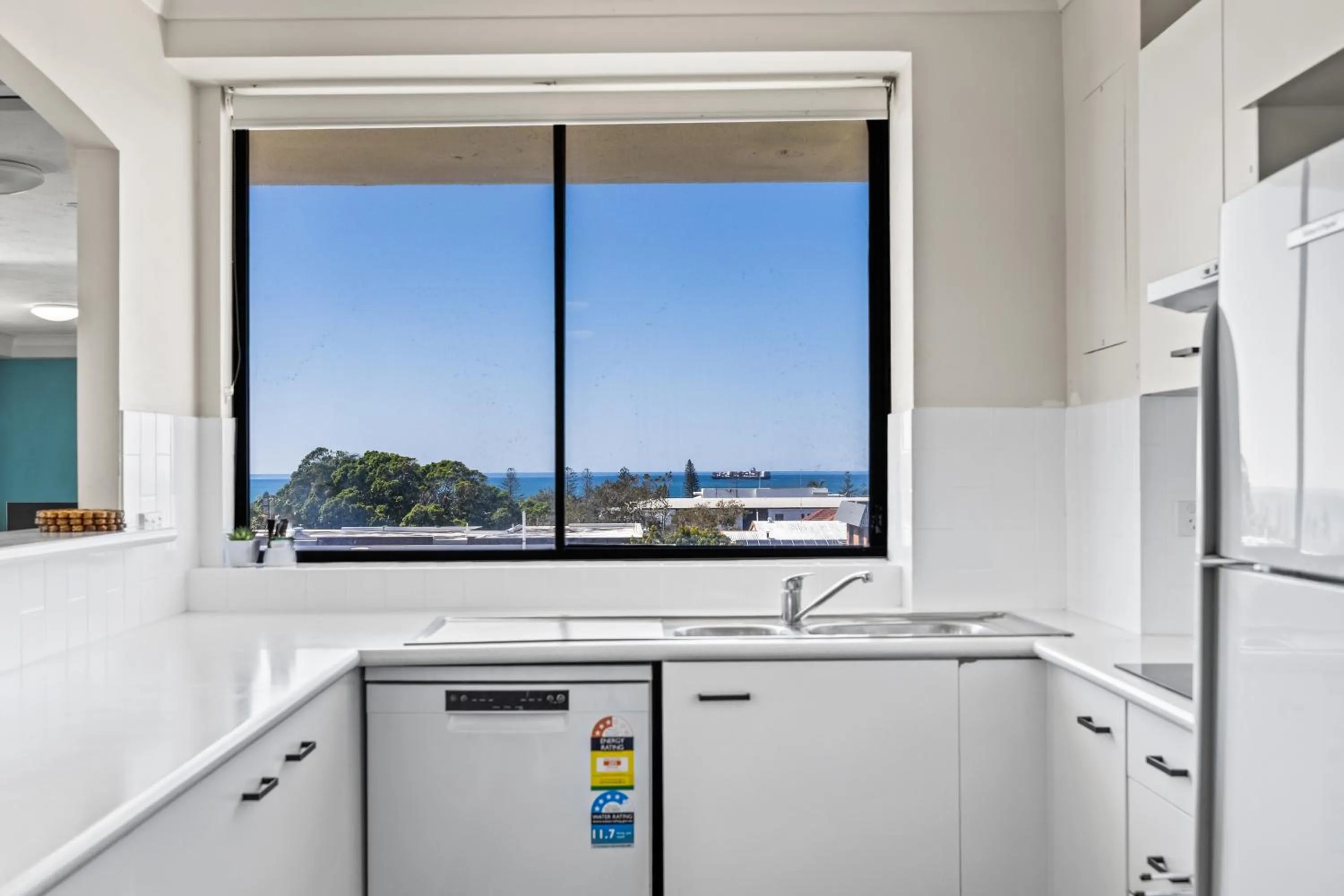 Kitchen or kitchenette in Burgess @ Kings Beach Apartments
