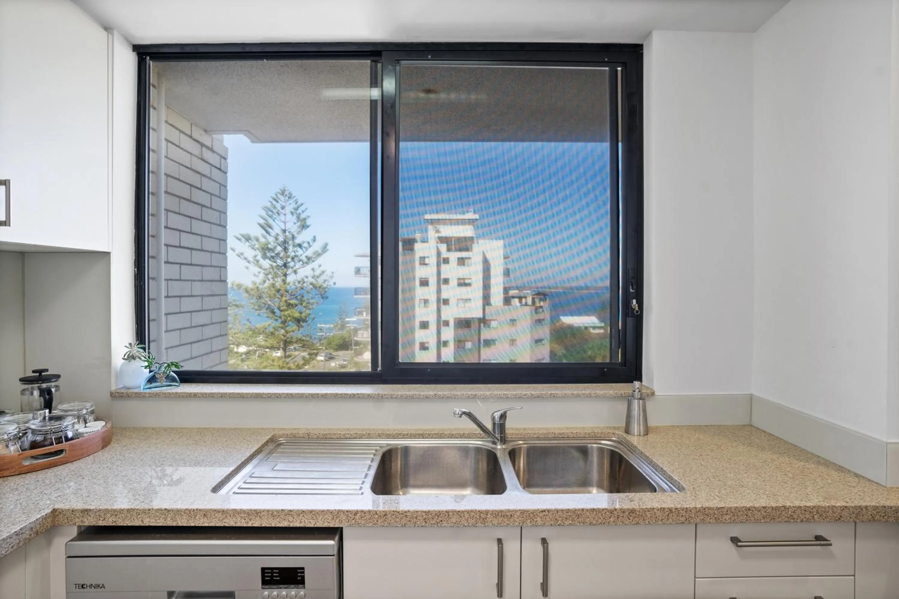 Kitchen or kitchenette in Burgess @ Kings Beach Apartments