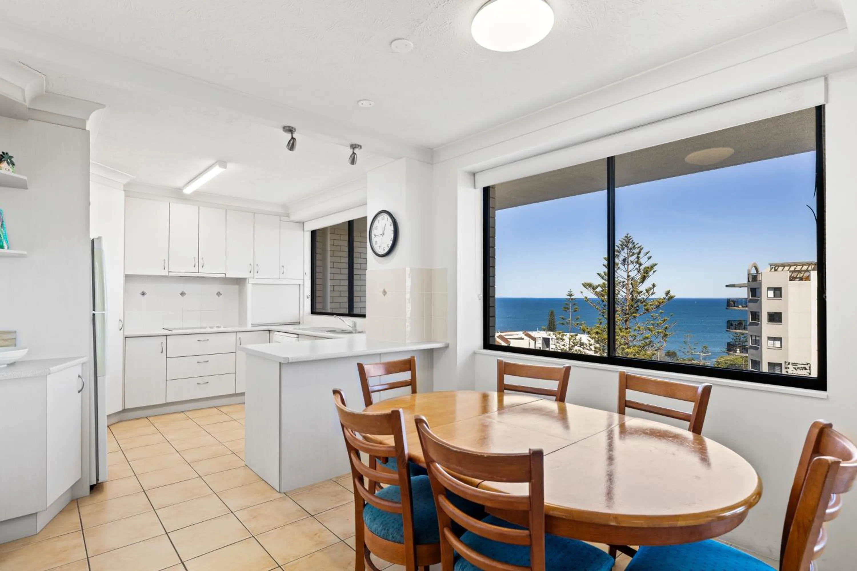 Kitchen or kitchenette in Burgess @ Kings Beach Apartments