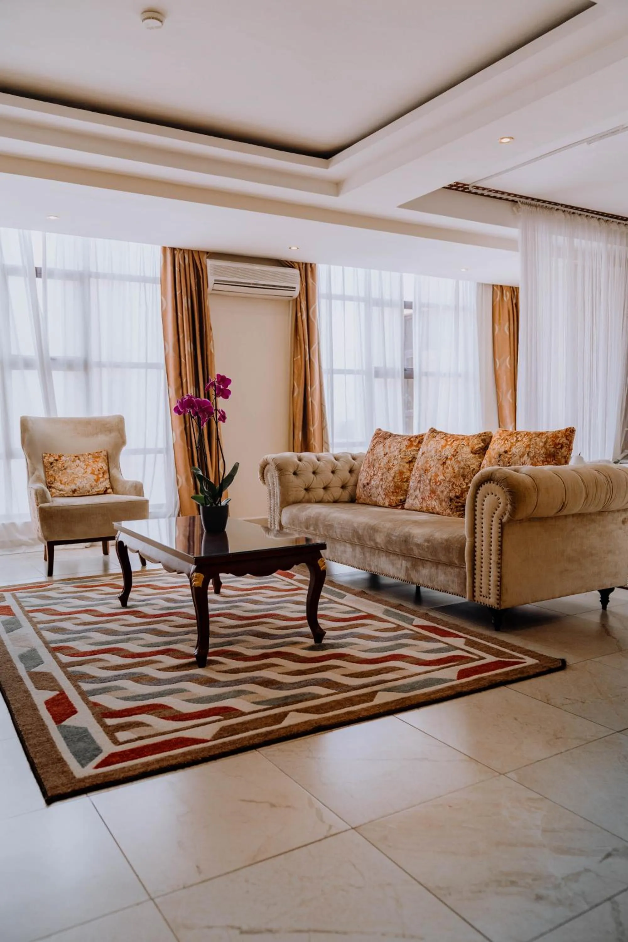 VIP in Saab Royale Hotel