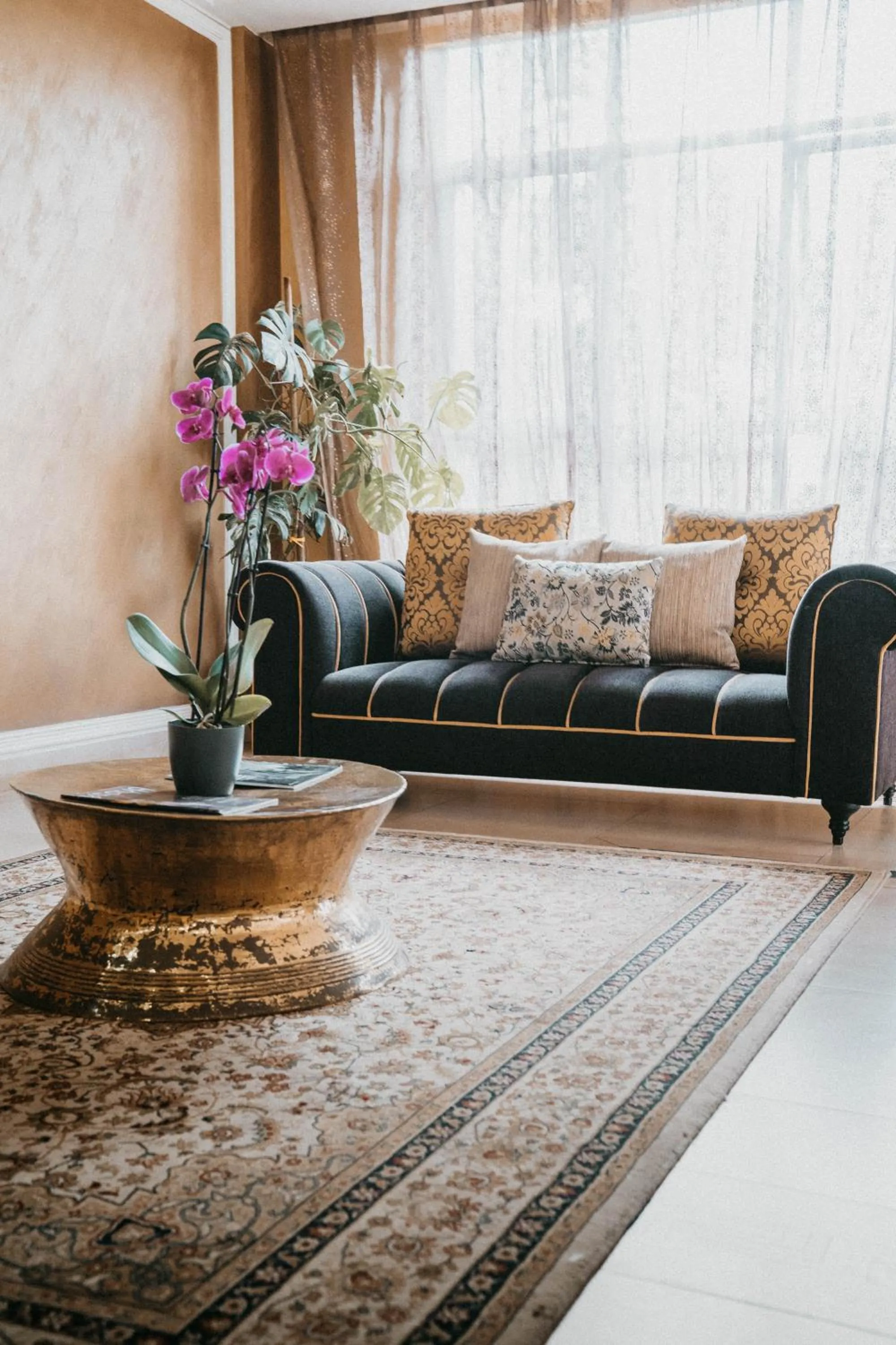 Lobby or reception in Saab Royale Hotel