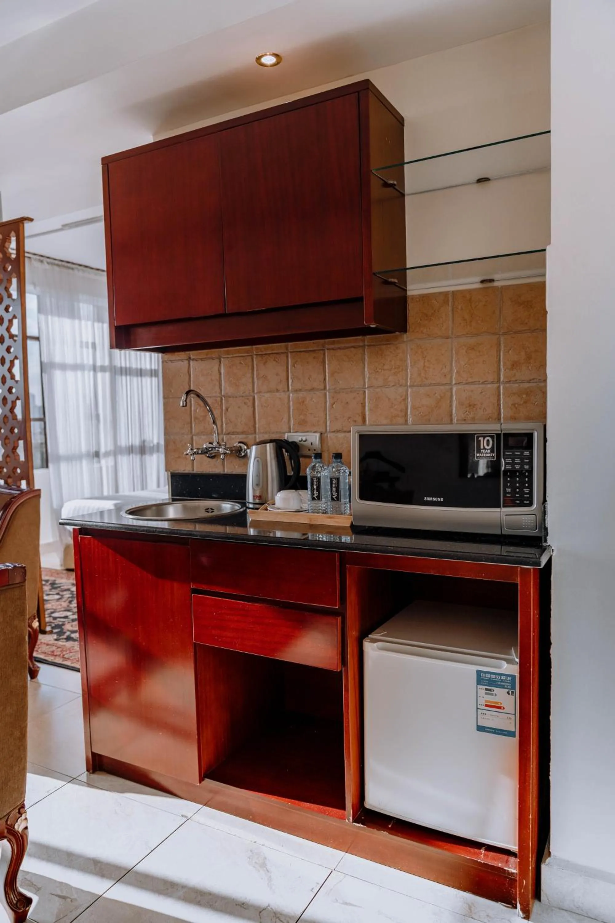 Kitchen or kitchenette in Saab Royale Hotel