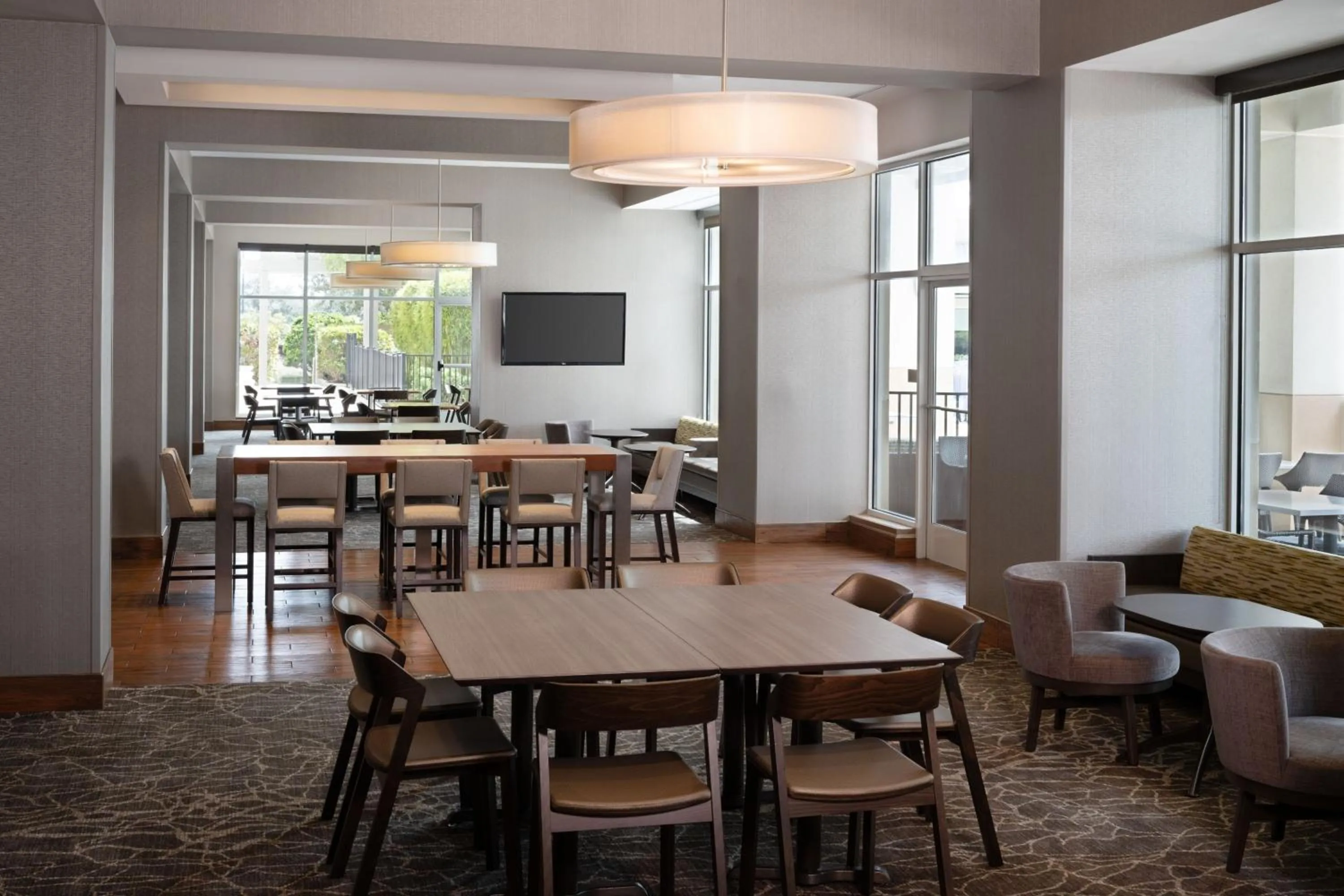 Breakfast in SpringHill Suites by Marriott Orlando at FLAMINGO CROSSINGS Town Center-Western Entrance