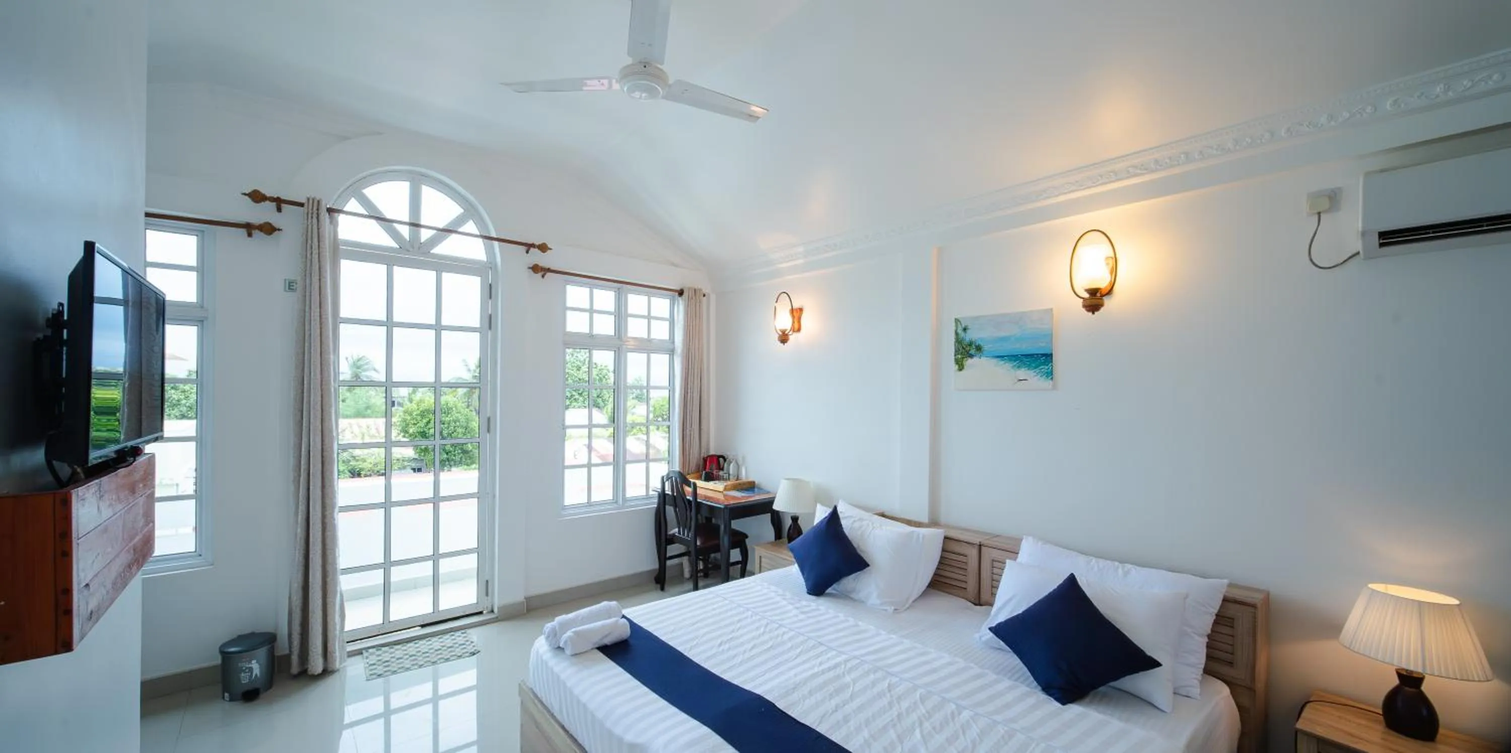 Bed in Biosphere Inn