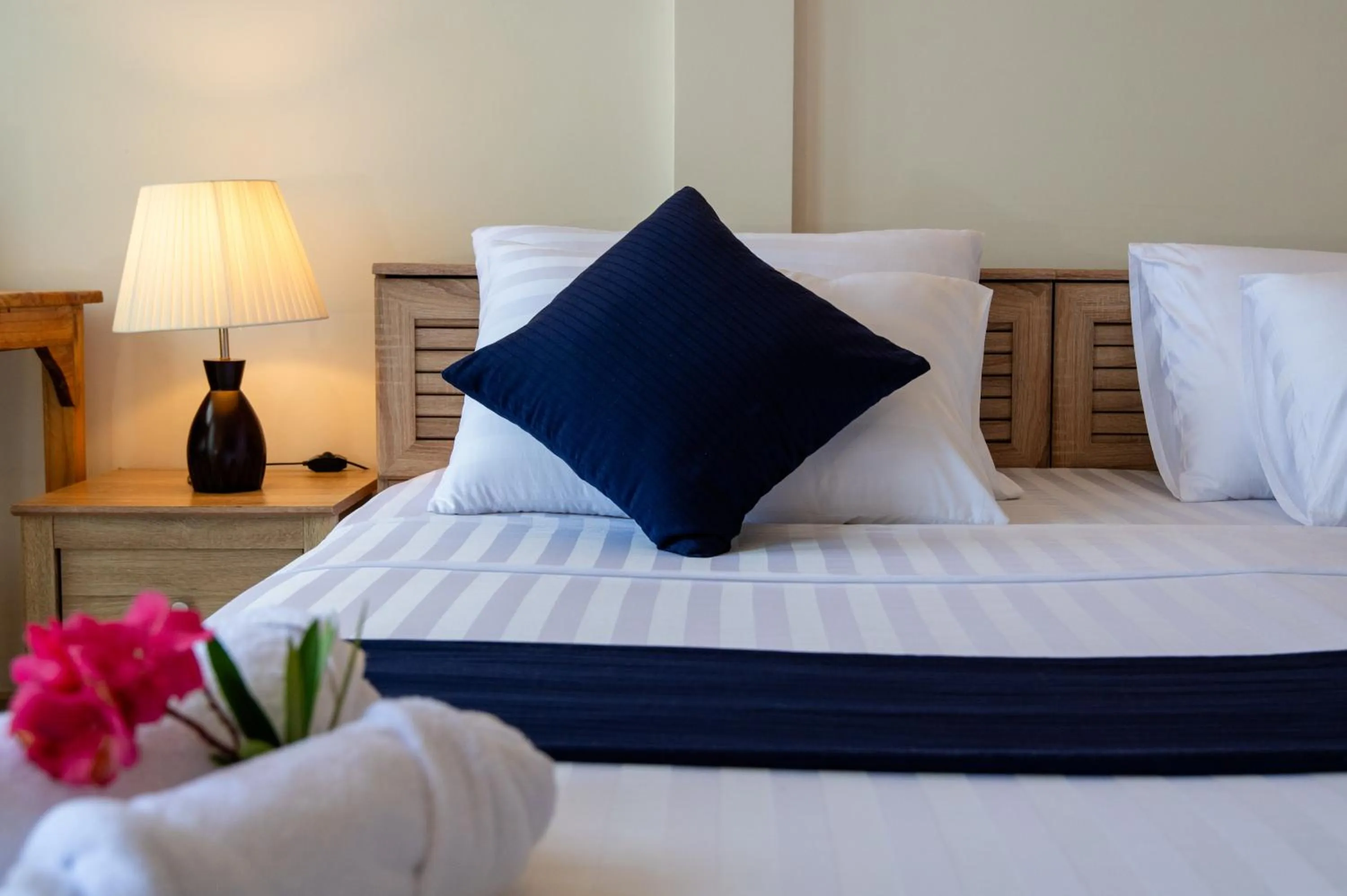 Bedroom, Bed in Biosphere Inn