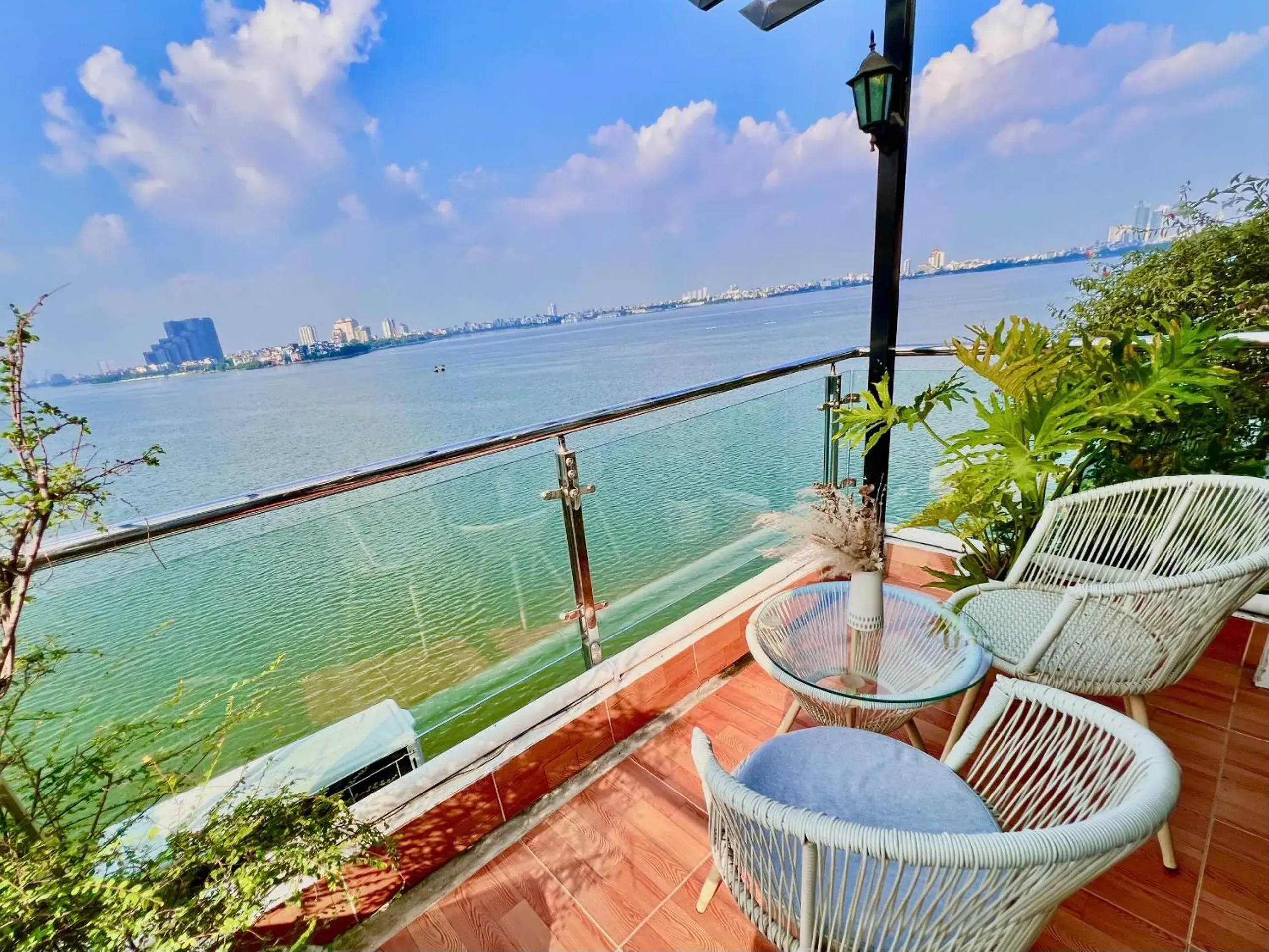 Deluxe Double Room with Balcony in 4U Homestay Deluxe Double Room with Balcony in 4U Homestay