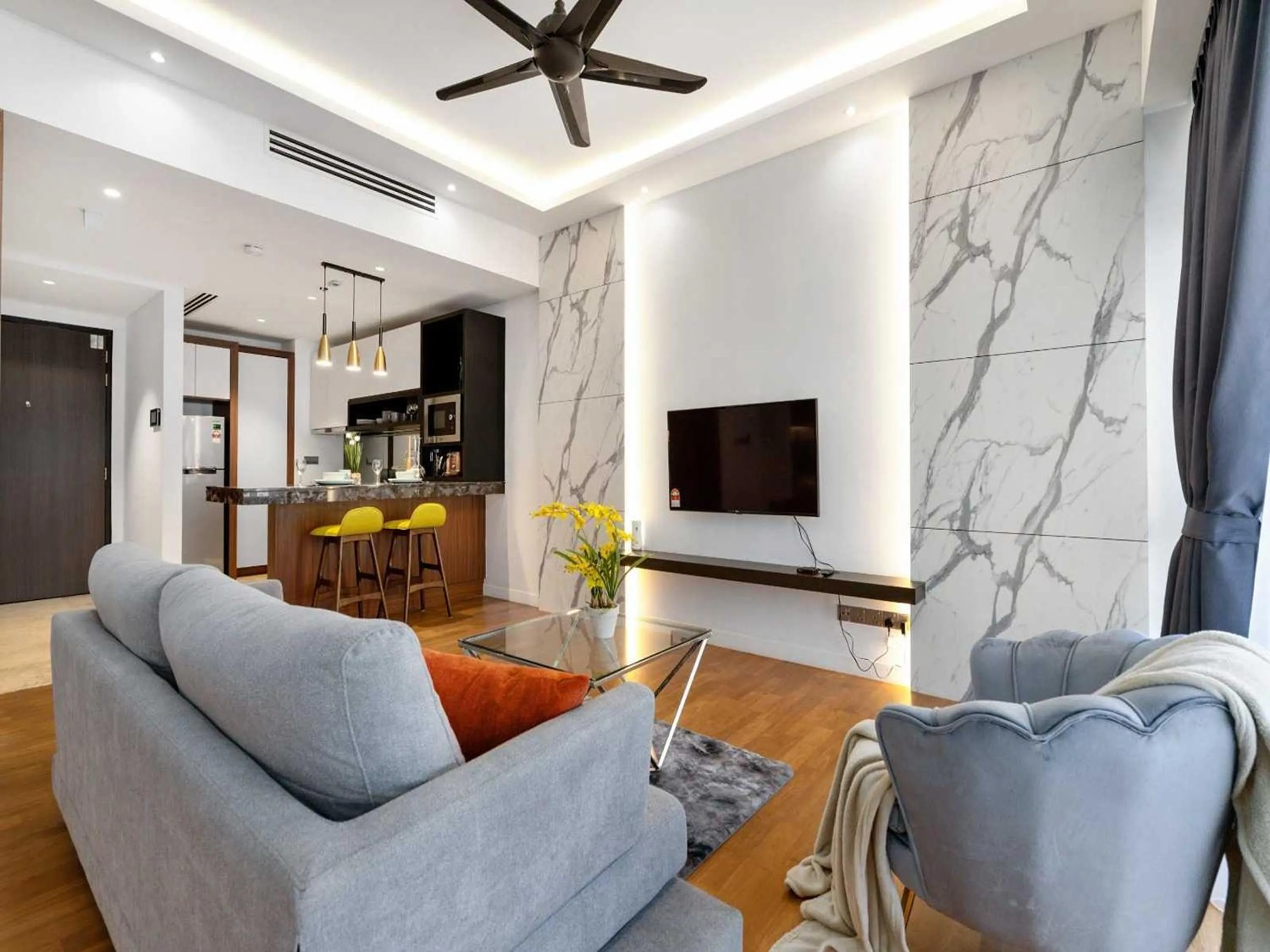 TV and multimedia in Leo Guesthouse at Anggun Residence Suite