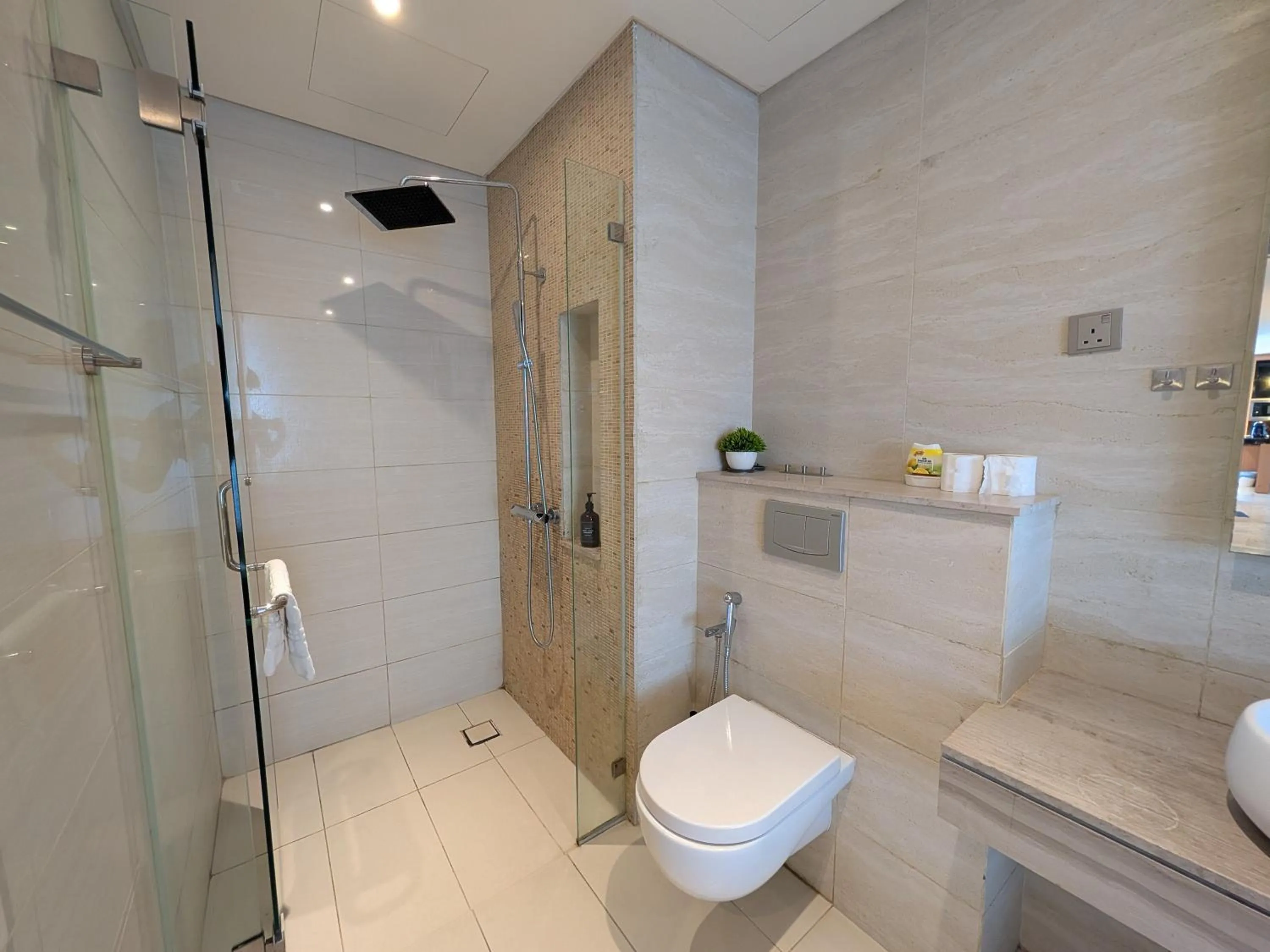 Bathroom in Leo Guesthouse at Anggun Residence Suite