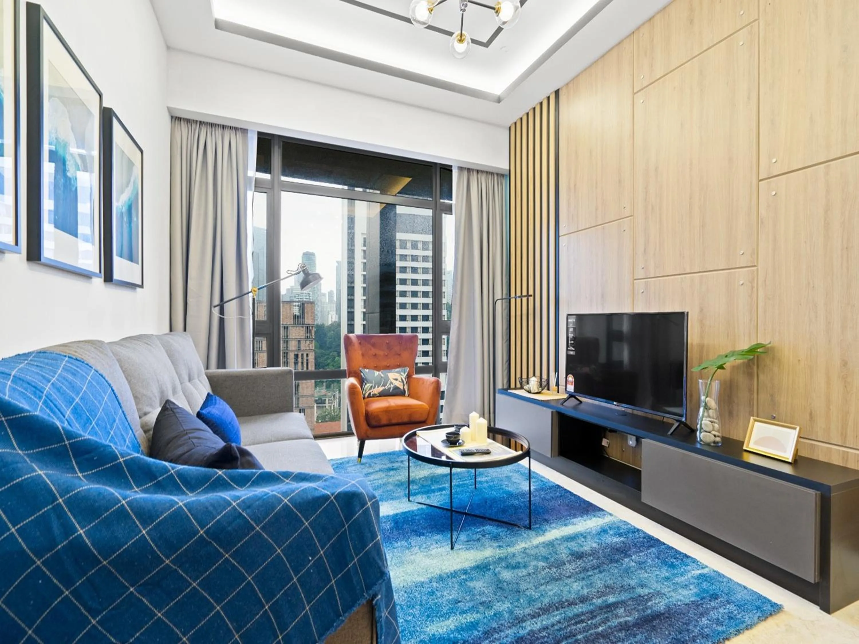 TV and multimedia in Leo Guesthouse at Anggun Residence Suite