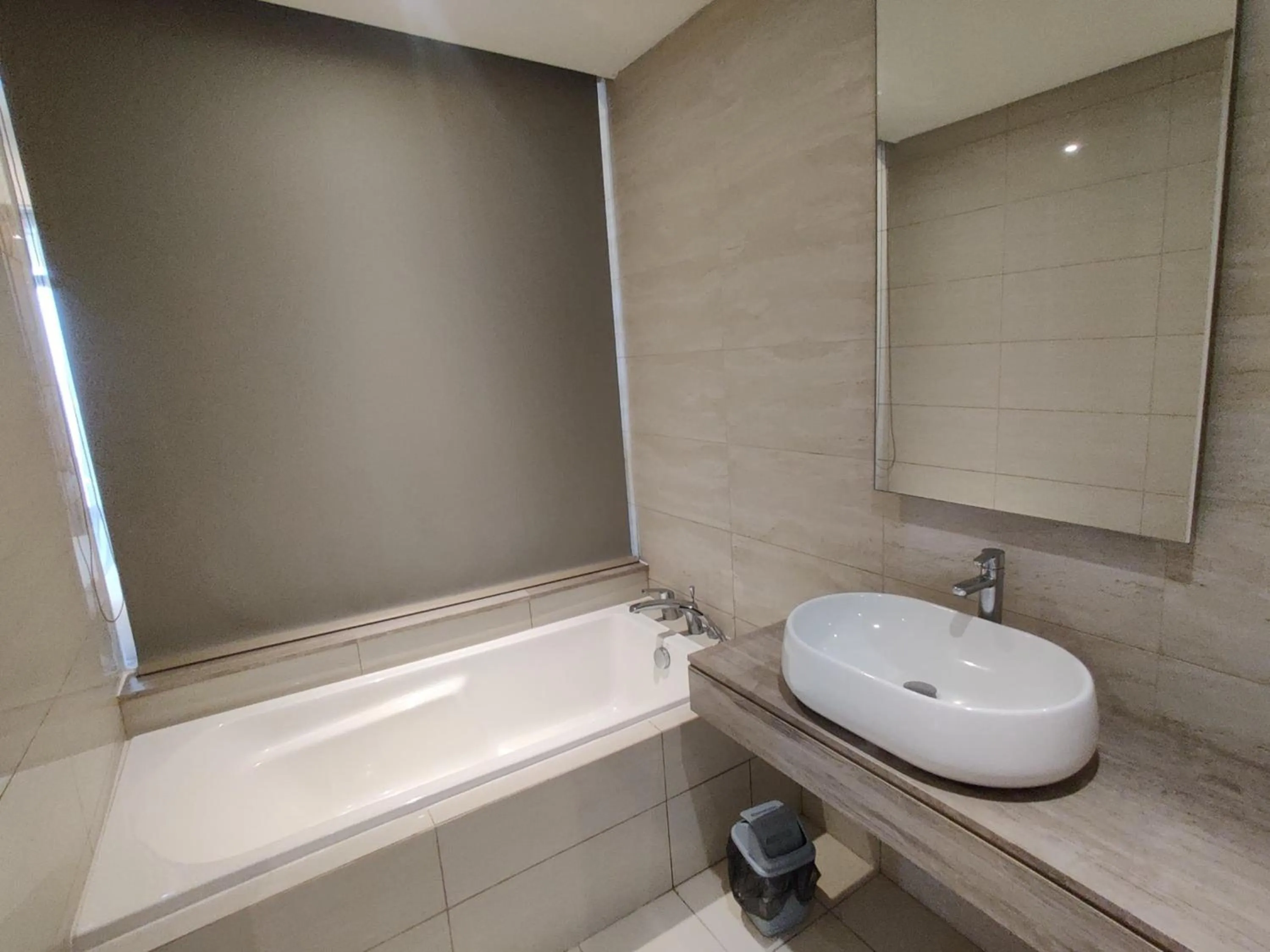 Bathroom in Leo Guesthouse at Anggun Residence Suite