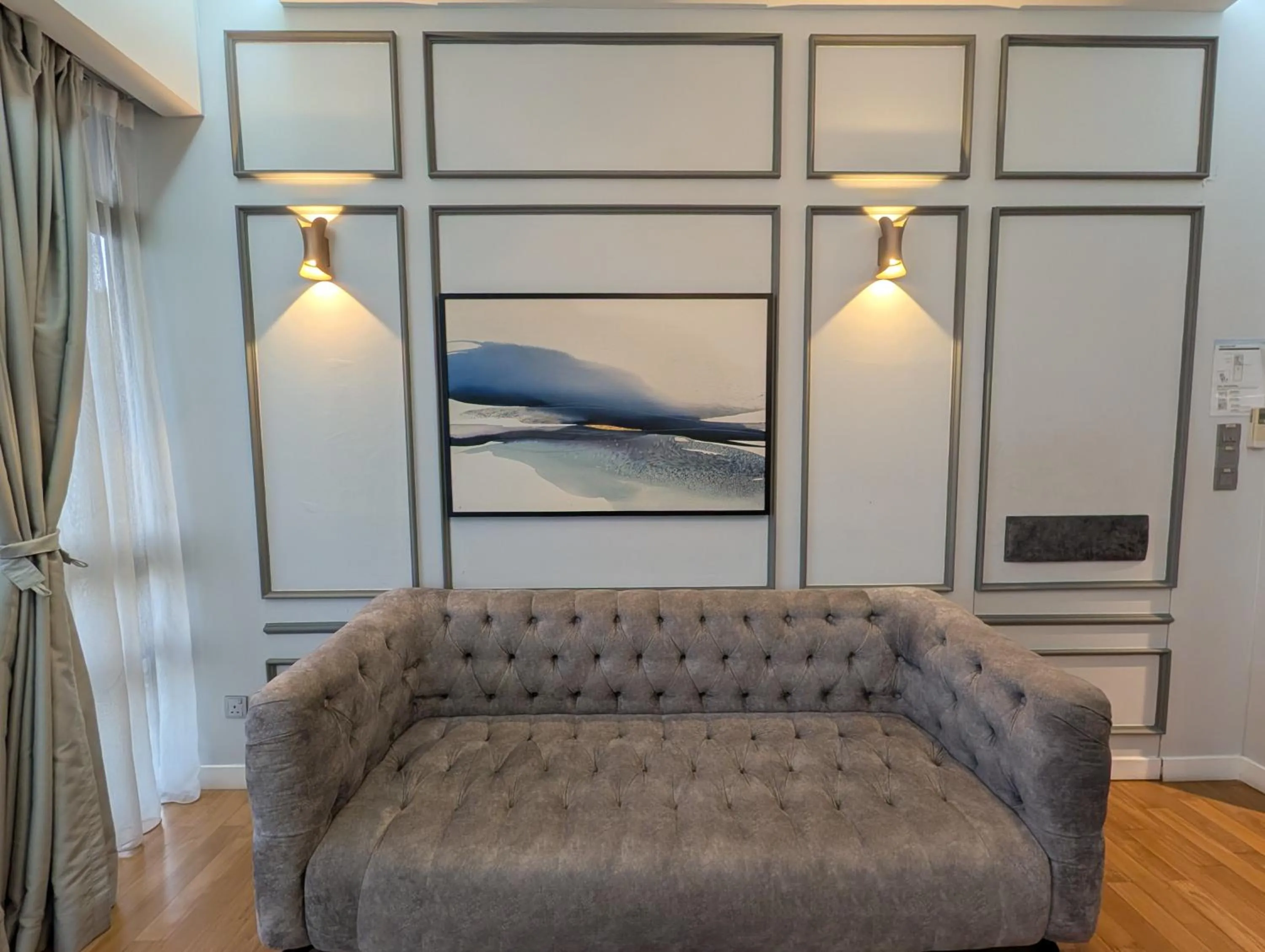 Seating area in Leo Guesthouse at Anggun Residence Suite