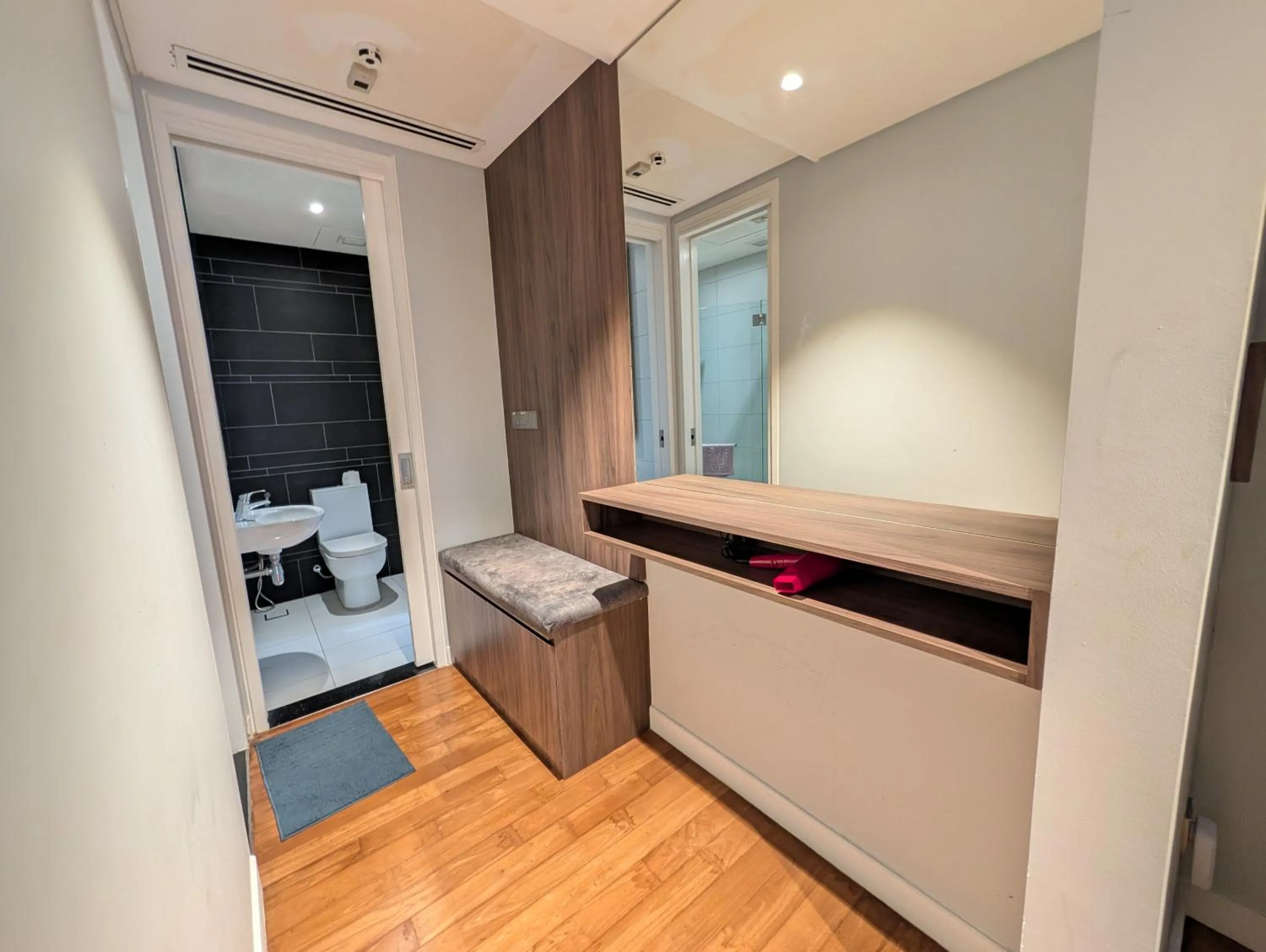 Bedroom in Leo Guesthouse at Anggun Residence Suite