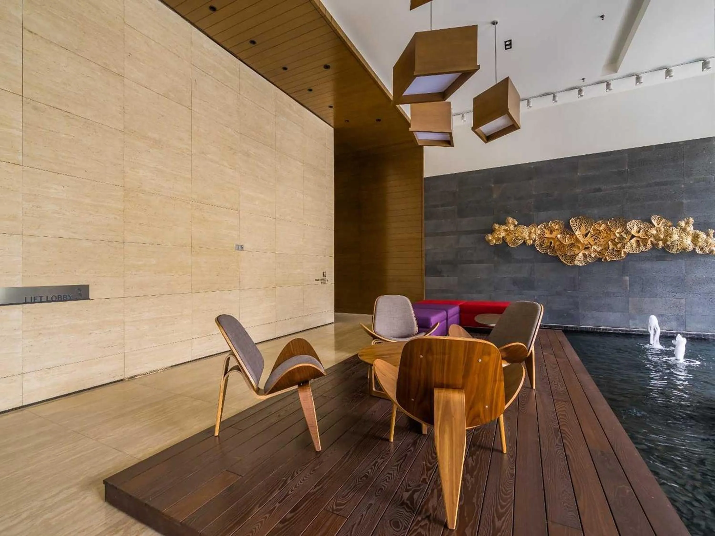 Seating area in Leo Guesthouse at Anggun Residence Suite