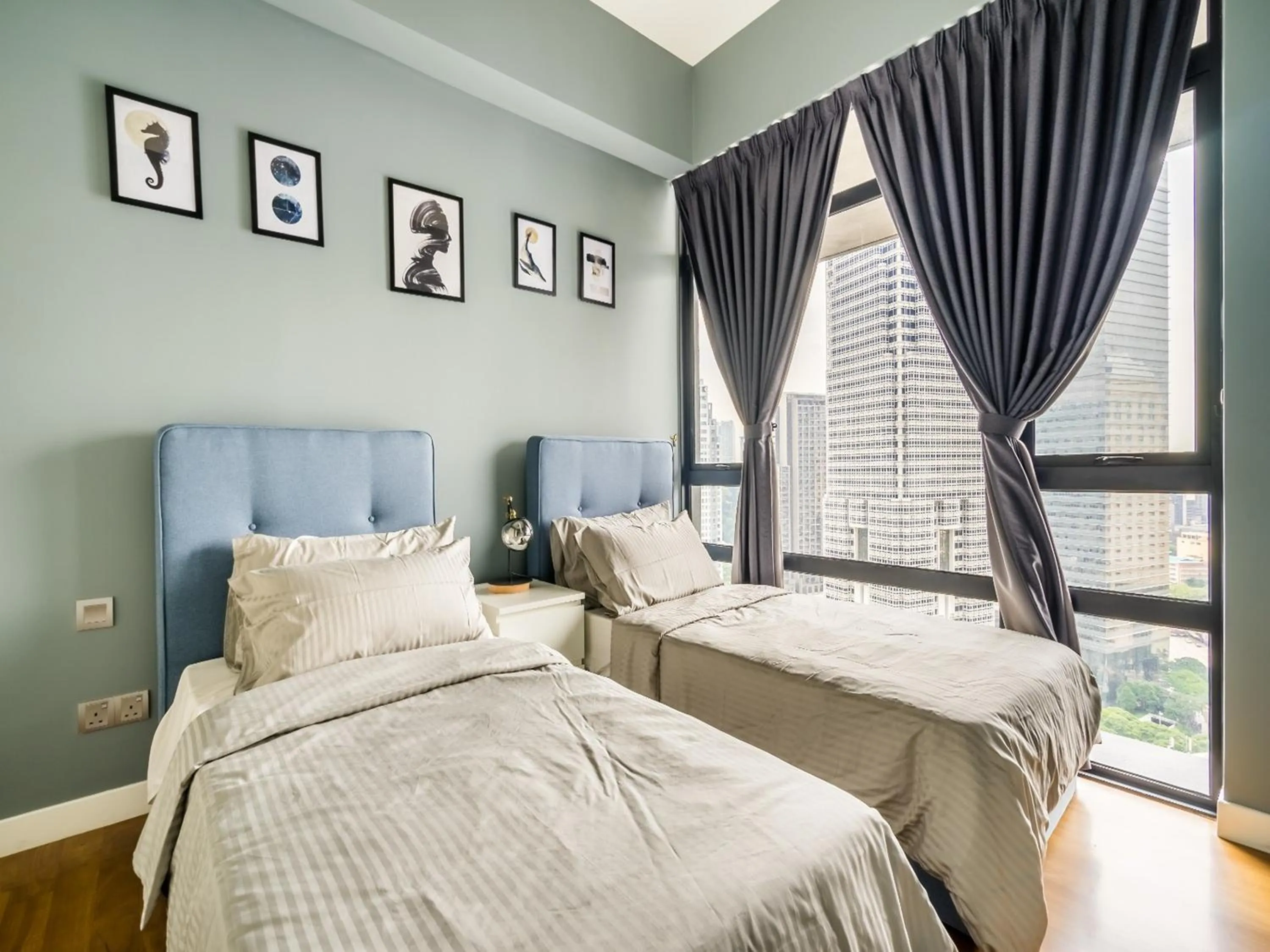 Bedroom, Bed in Leo Guesthouse at Anggun Residence Suite