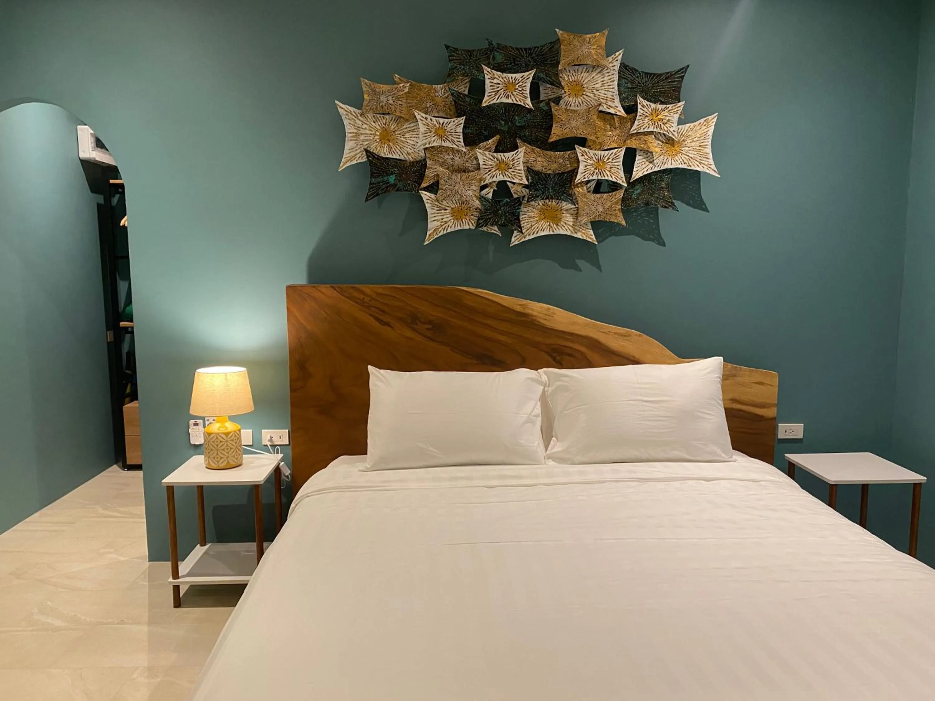 Bed in Le Petit Saint Tropez