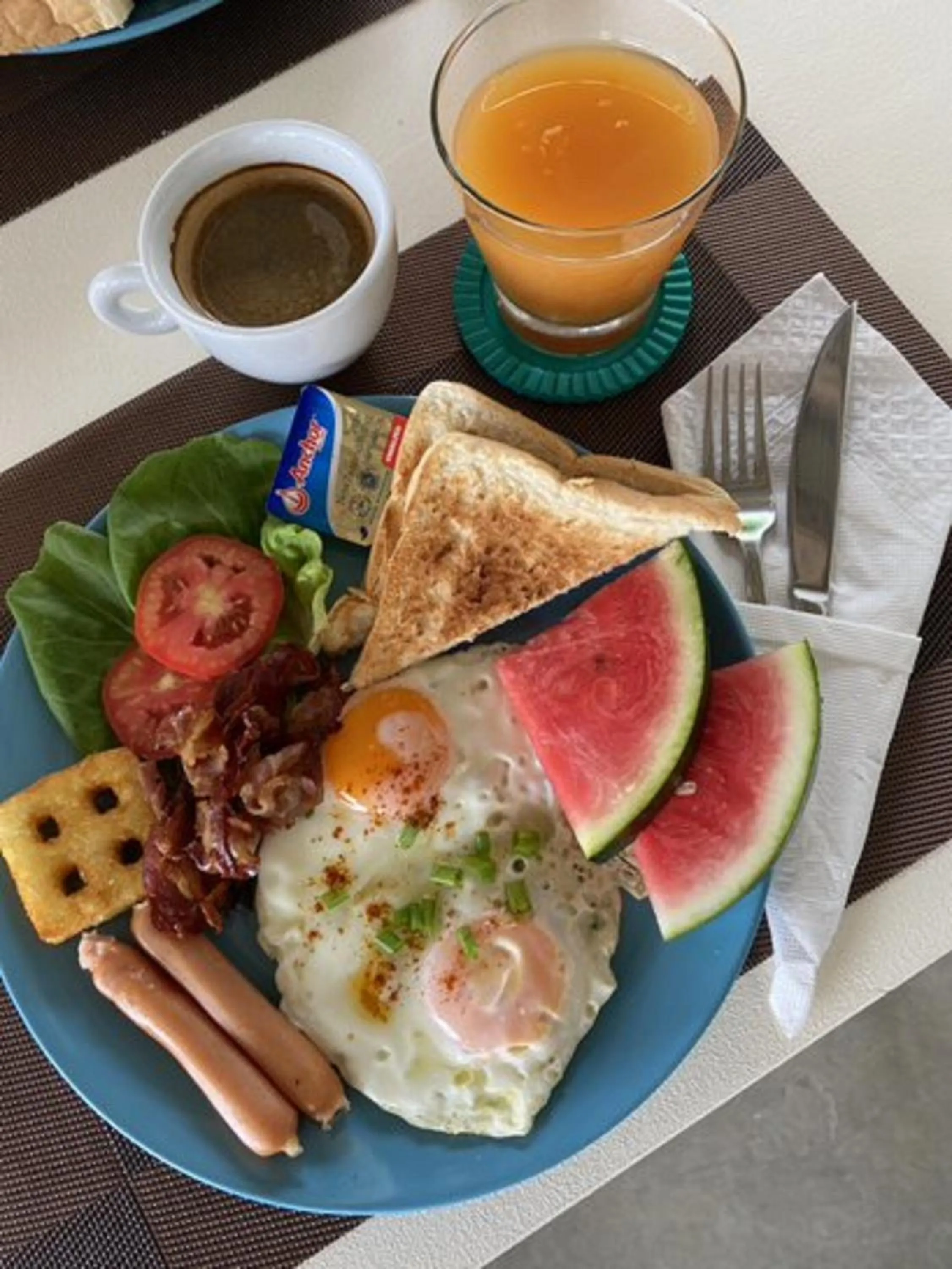 Breakfast in Le Petit Saint Tropez