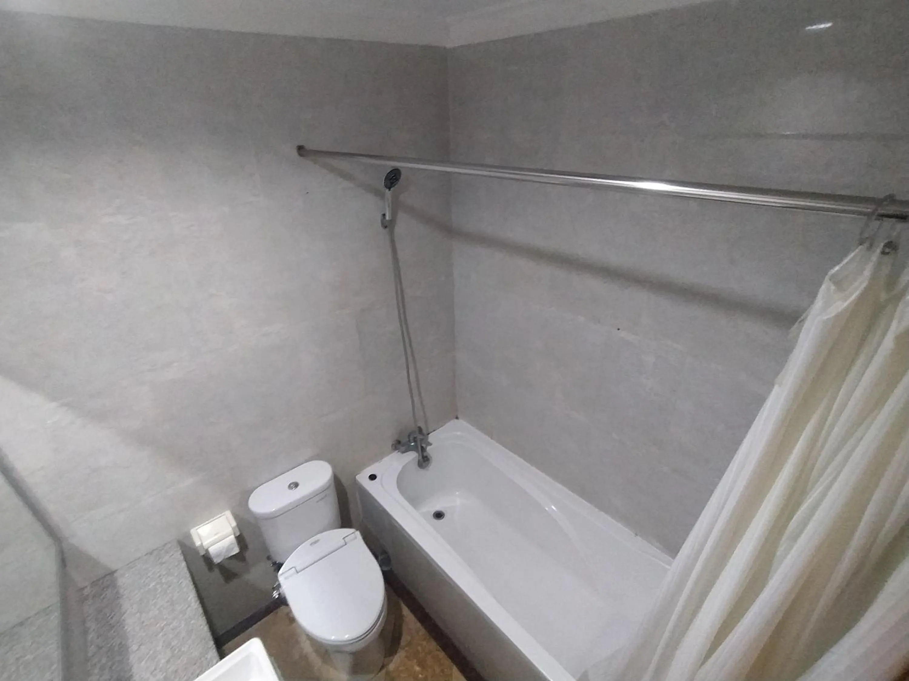 Toilet in Hotel Prasasti Pacitan