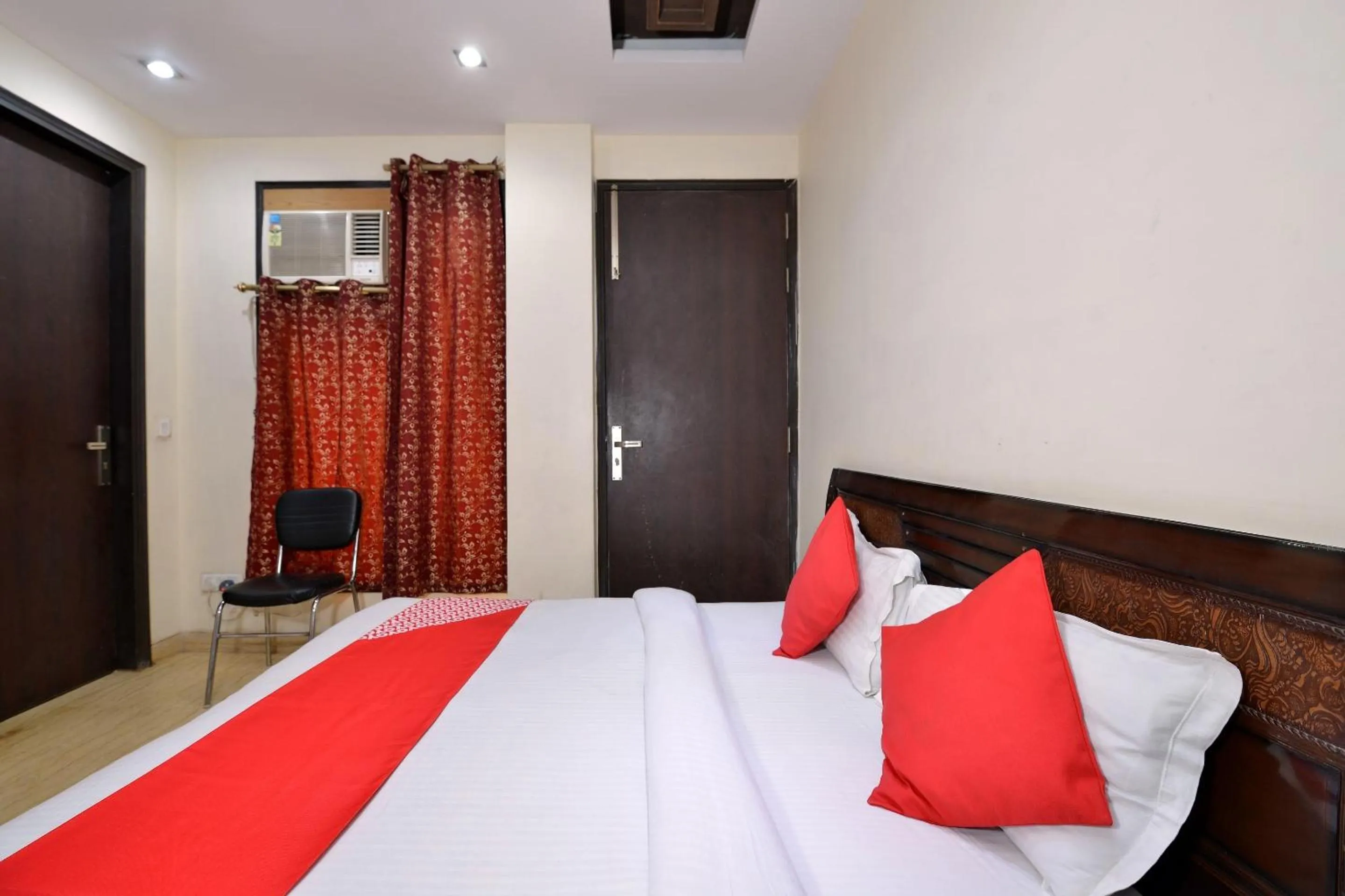 Bedroom, Bed in Super Collection O Lotus Bed & Breakfast