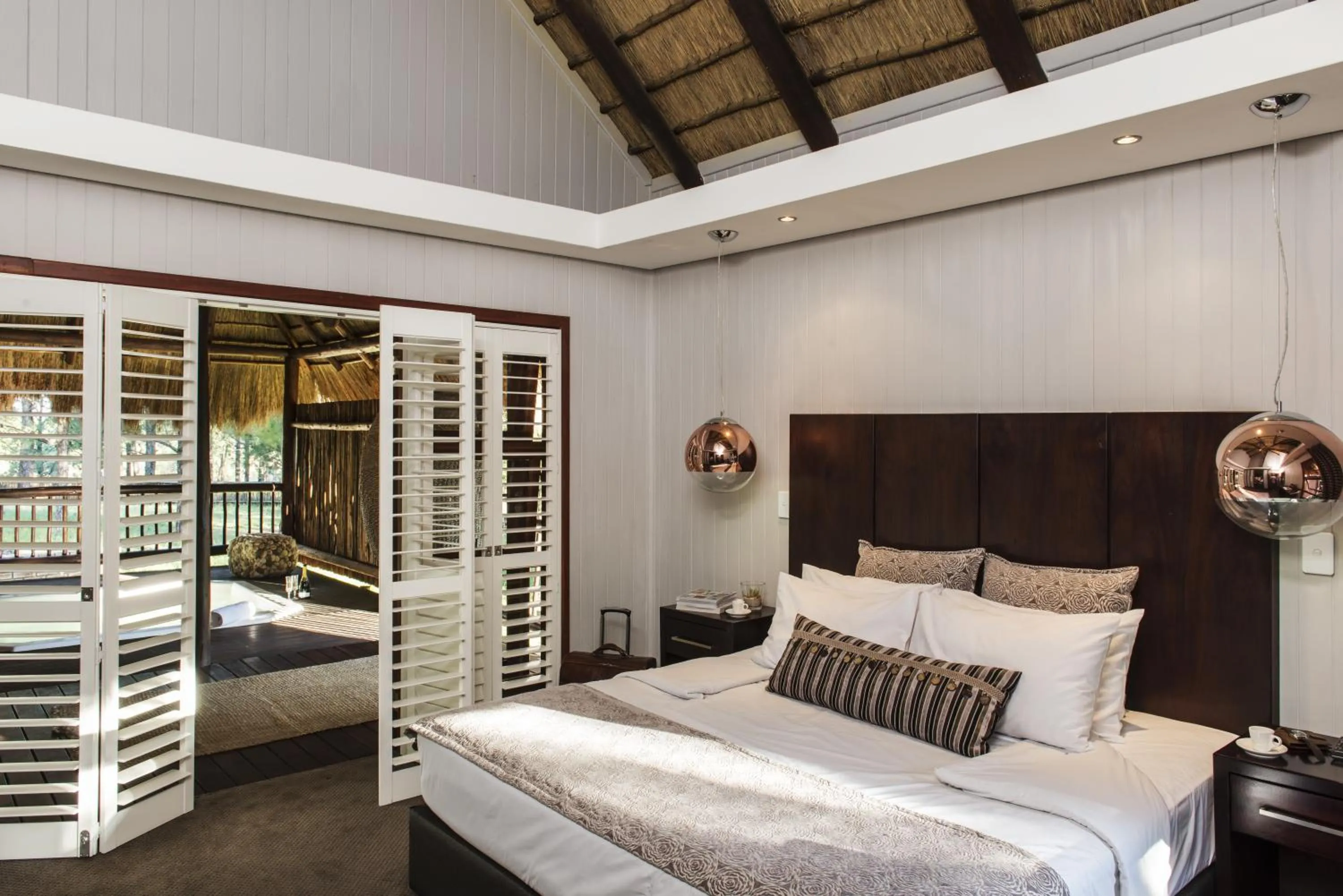 Bedroom, Bed in Emerald Resort & Casino