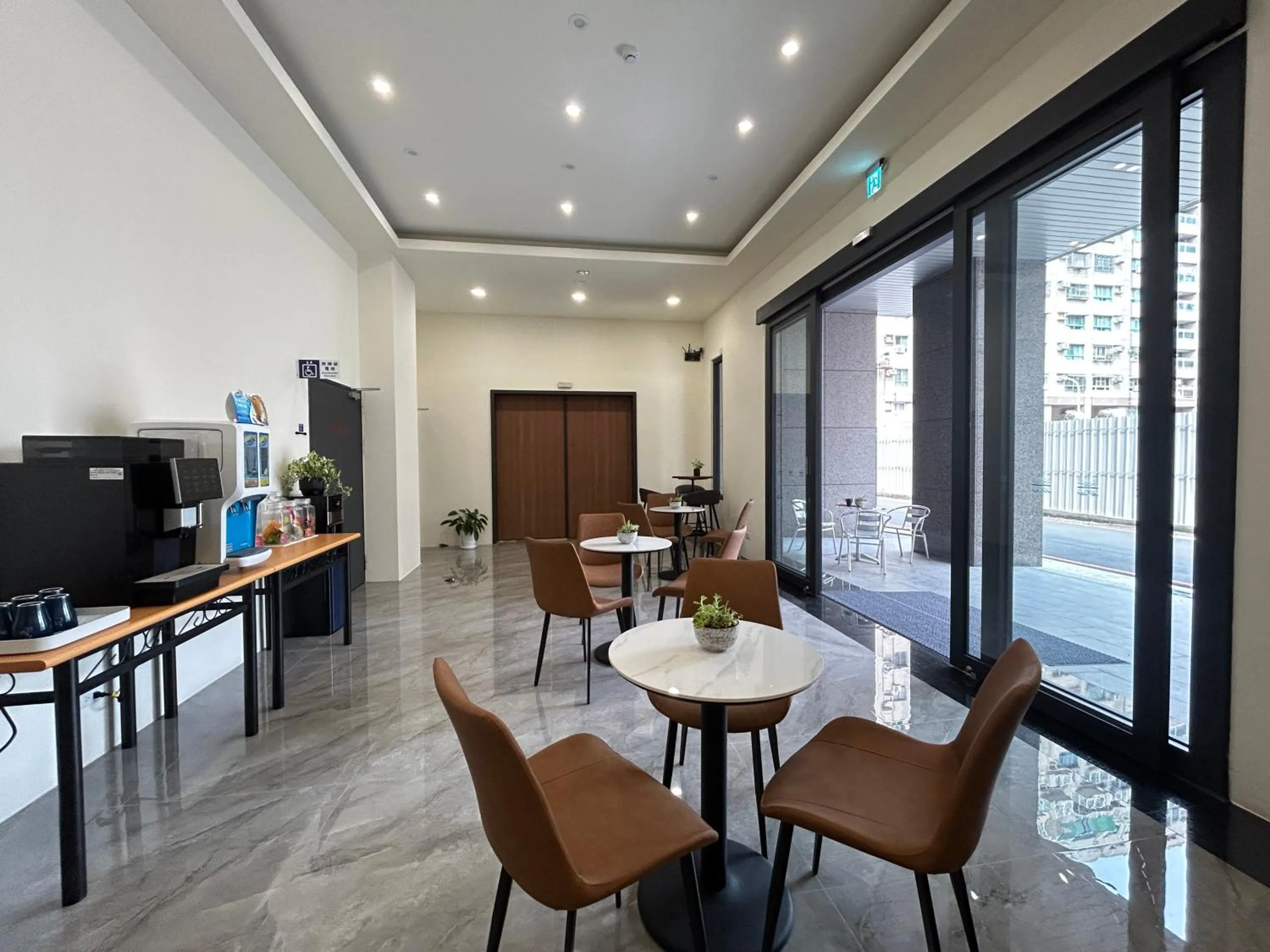 Seating area in Water Woods Inn