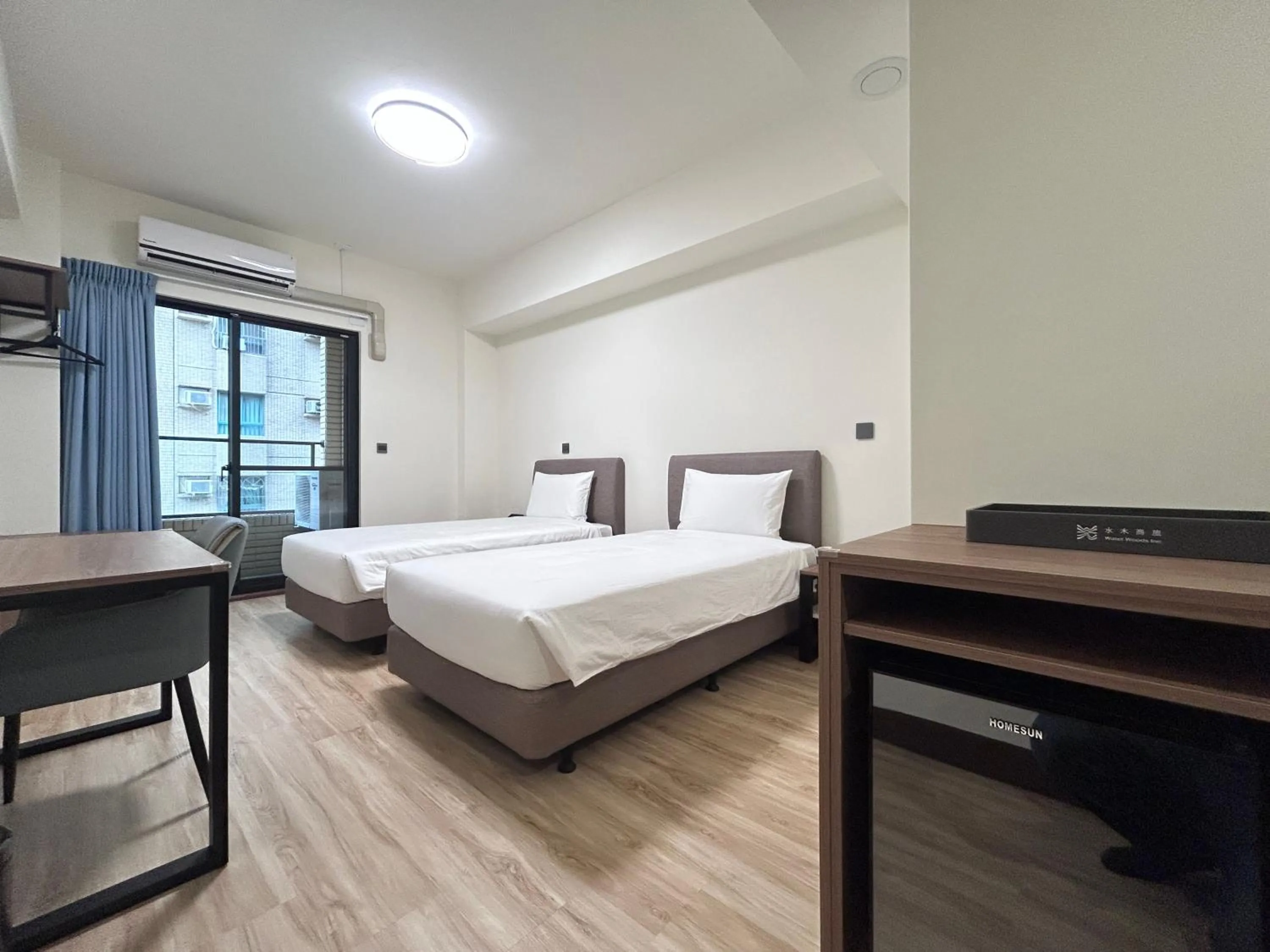 Photo of the whole room, Bed in Water Woods Inn