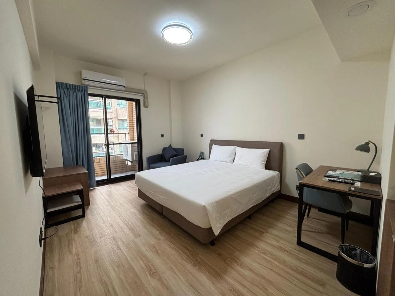 Bed in Water Woods Inn