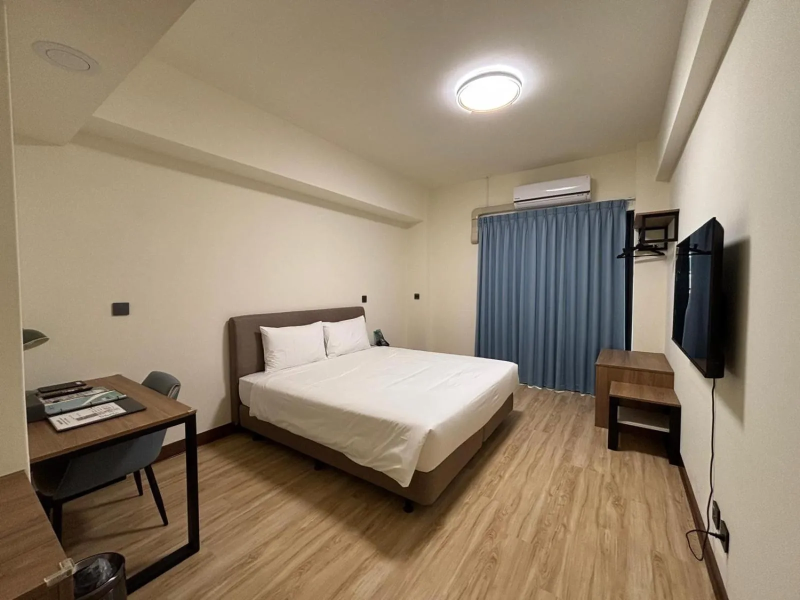 Bed in Water Woods Inn