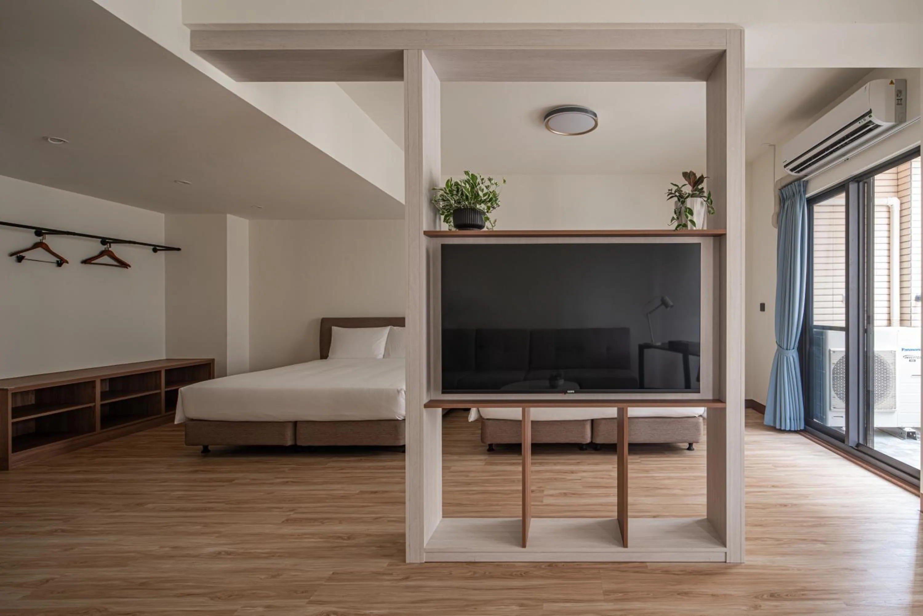 Bedroom, Bed in Water Woods Inn