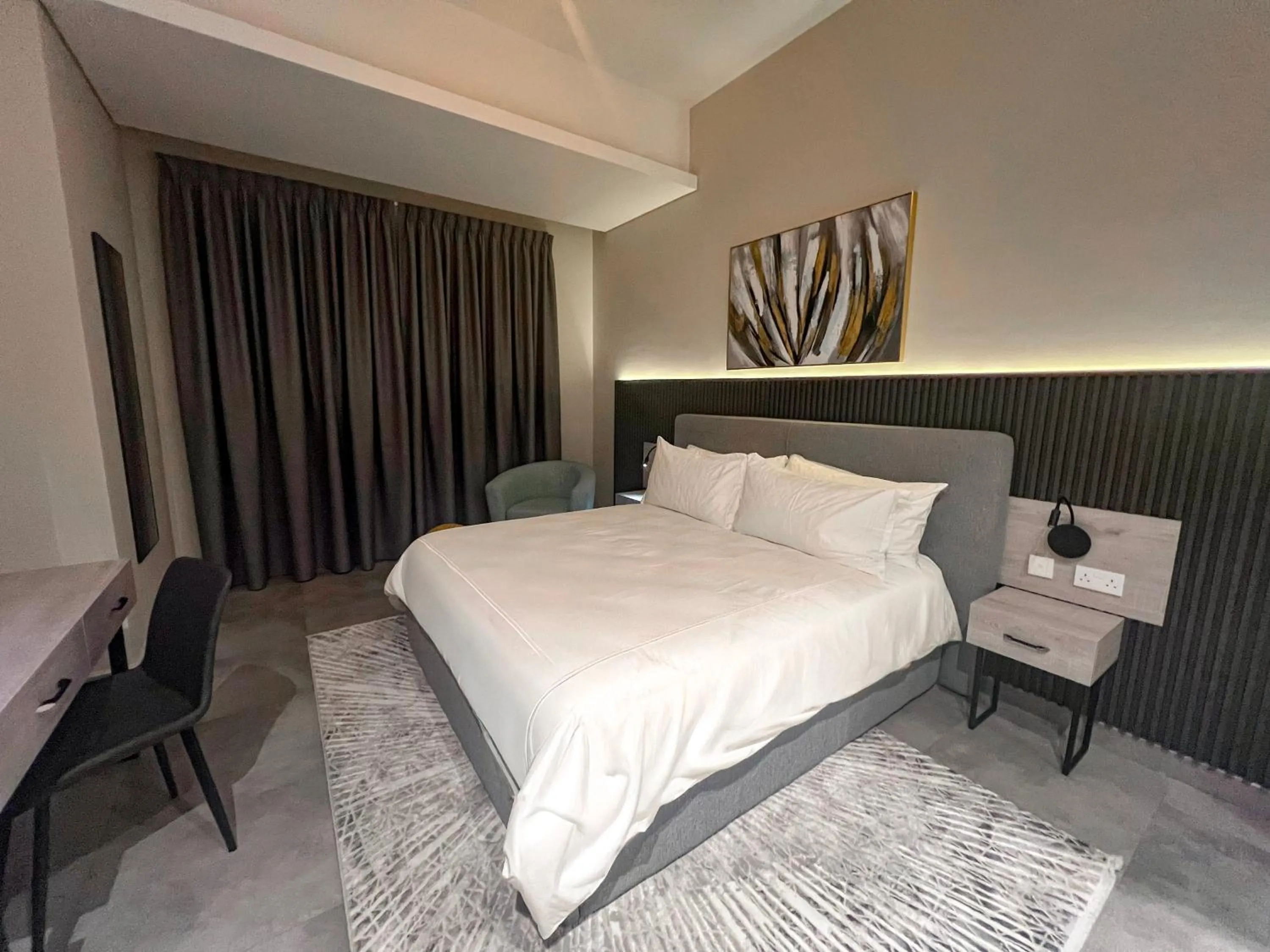 Bedroom, Bed in Anthonian Suites