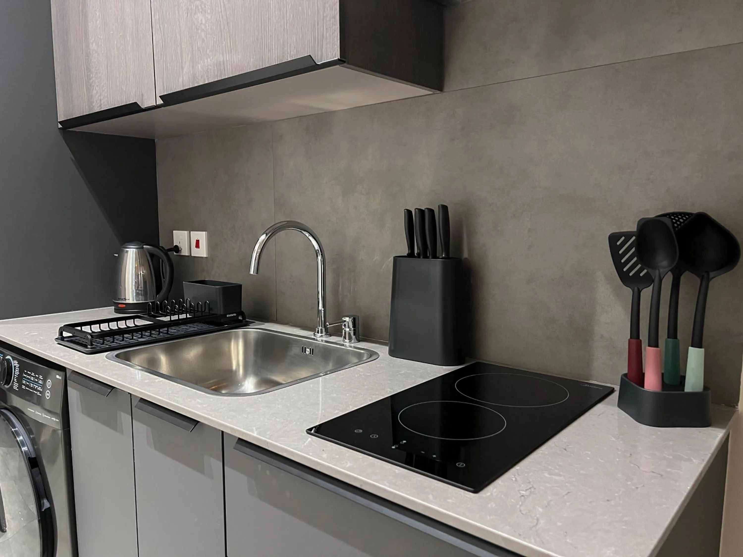 Coffee/tea facilities in Anthonian Suites