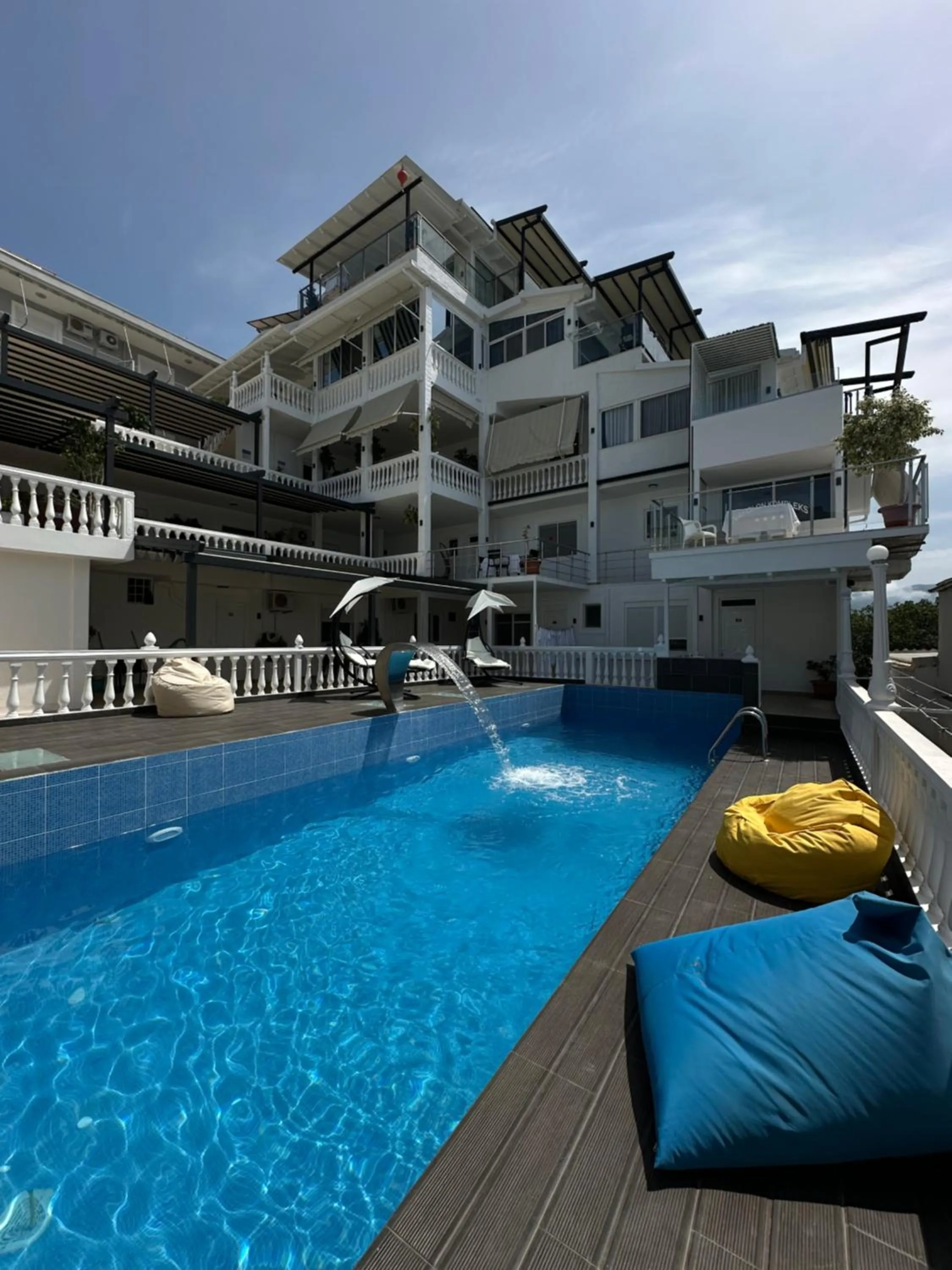 Property building in Qeparo Napolon Complex