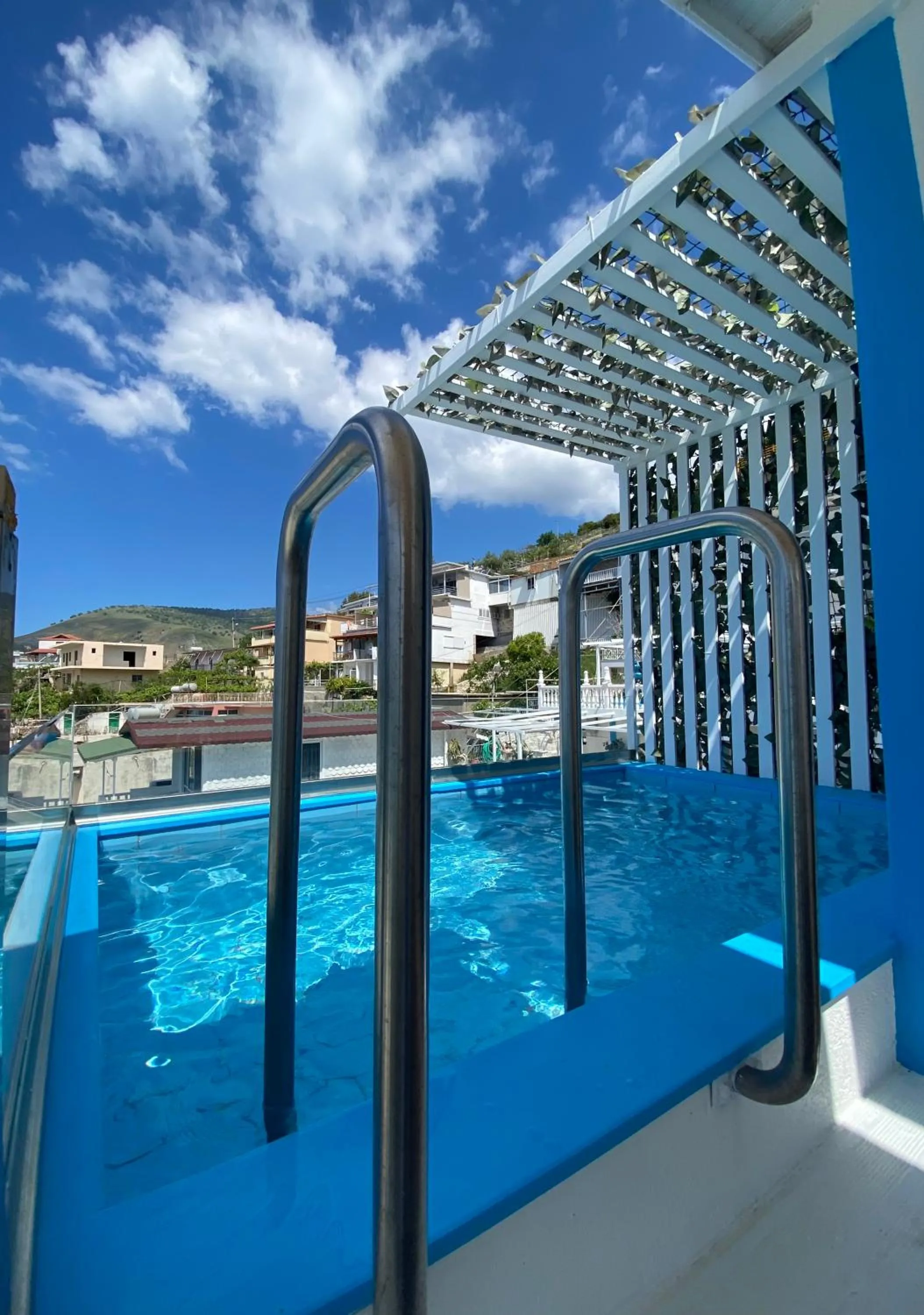 Day in Qeparo Napolon Complex