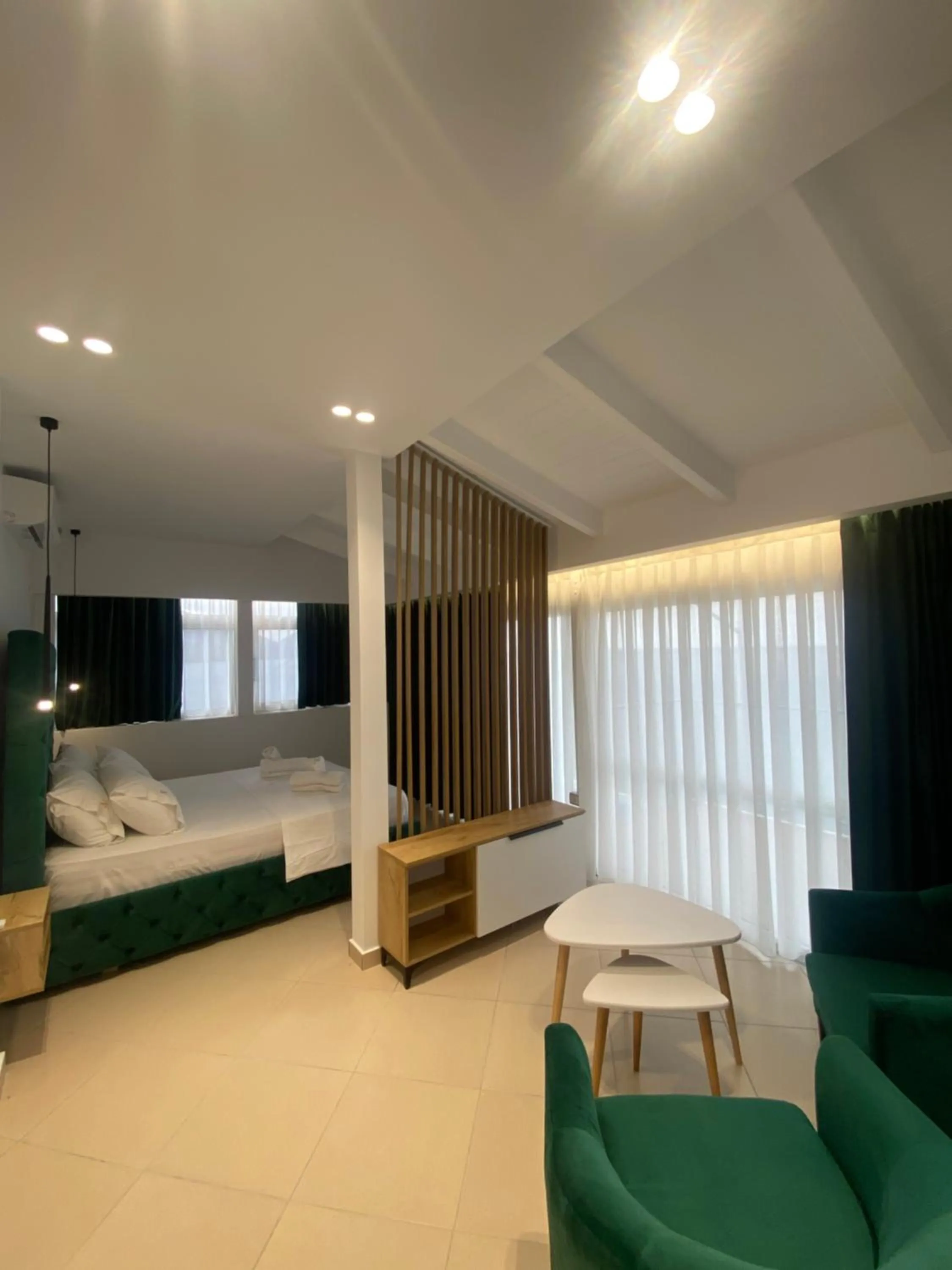 Bed in Qeparo Napolon Complex