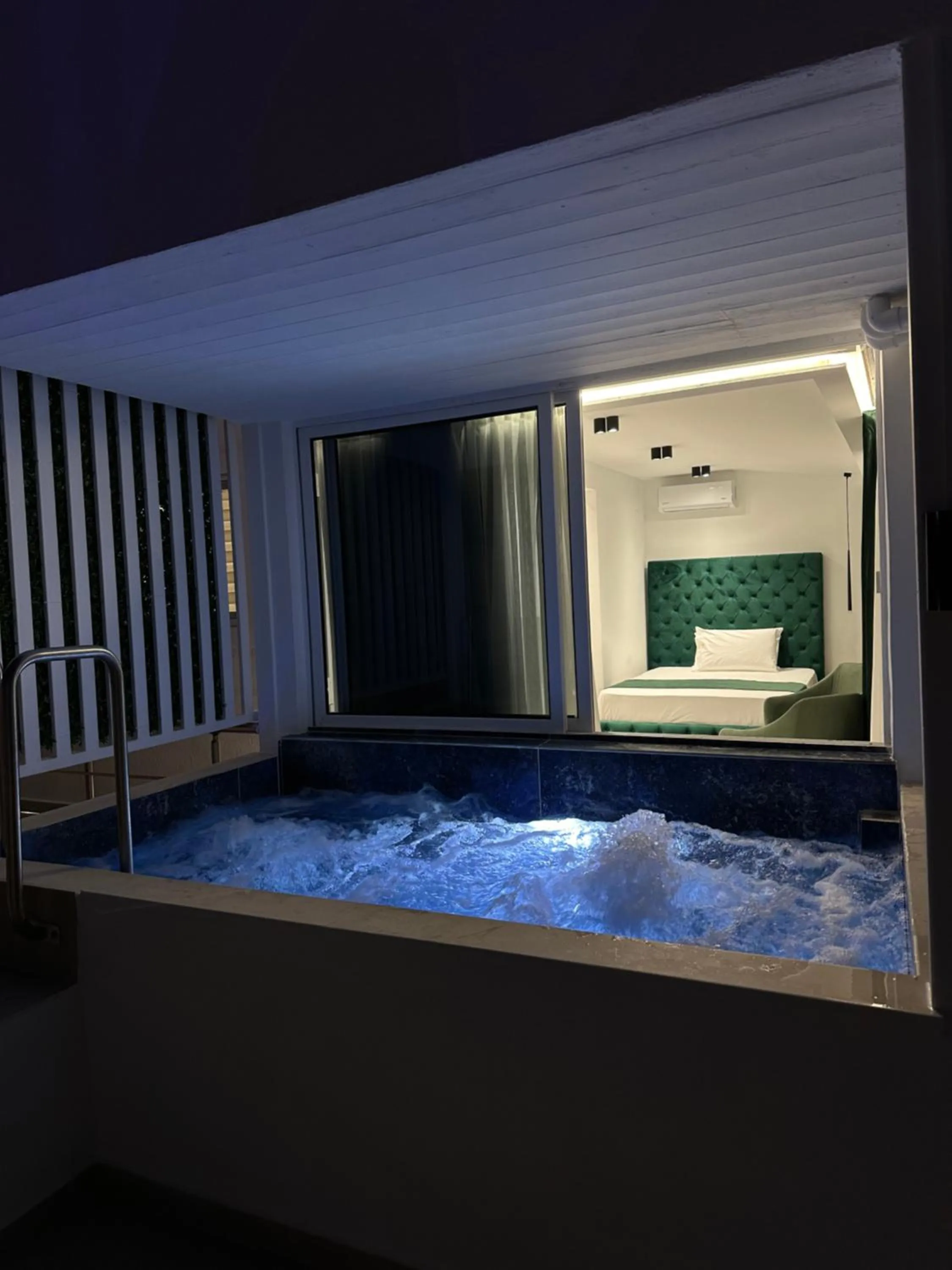 Swimming pool in Qeparo Napolon Complex