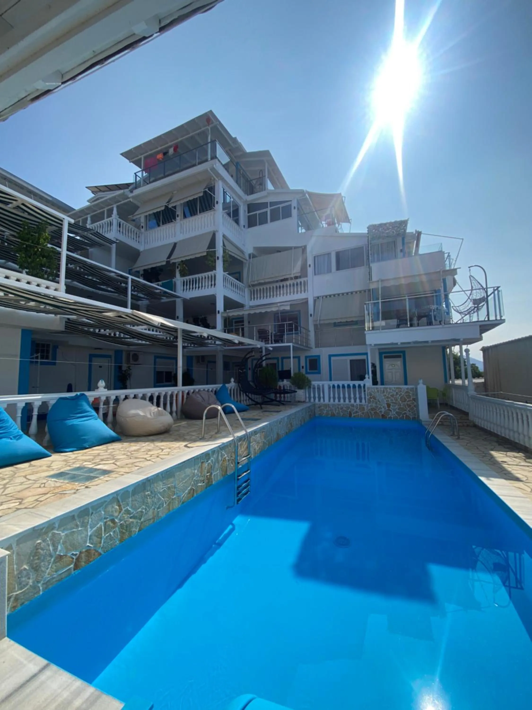 Property building in Qeparo Napolon Complex