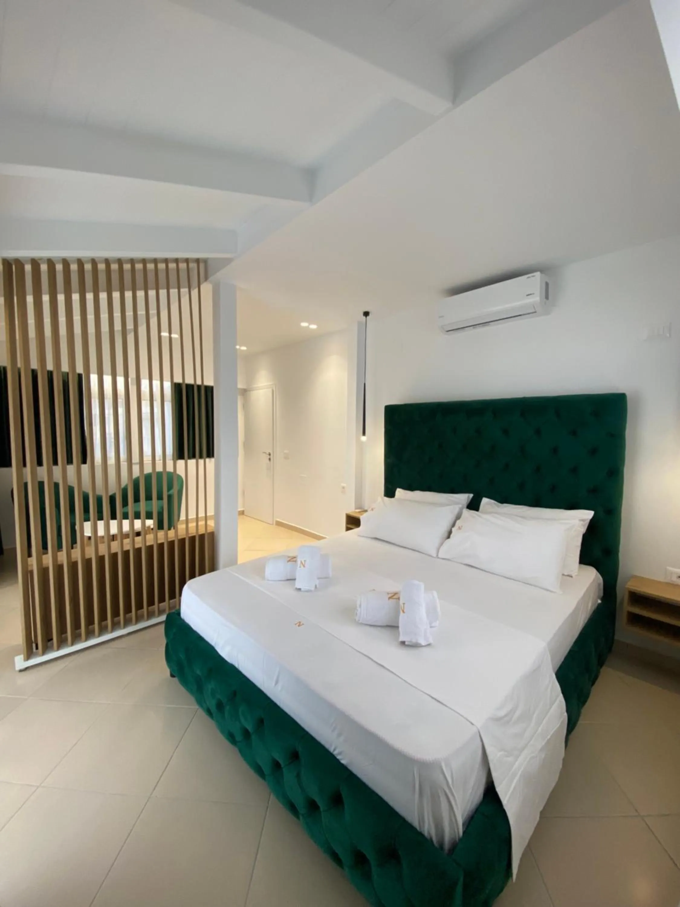 Bed in Qeparo Napolon Complex