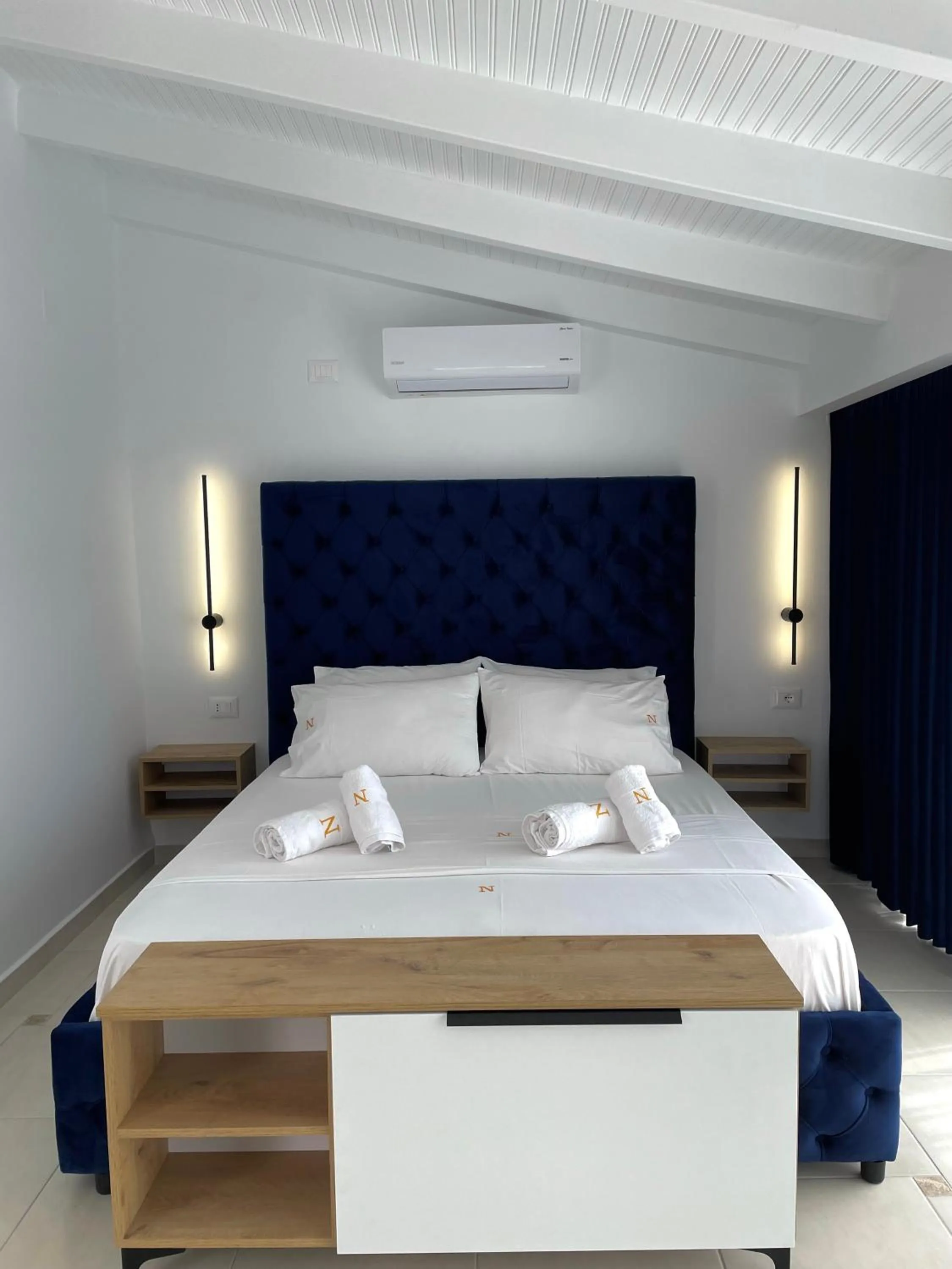 Bed in Qeparo Napolon Complex