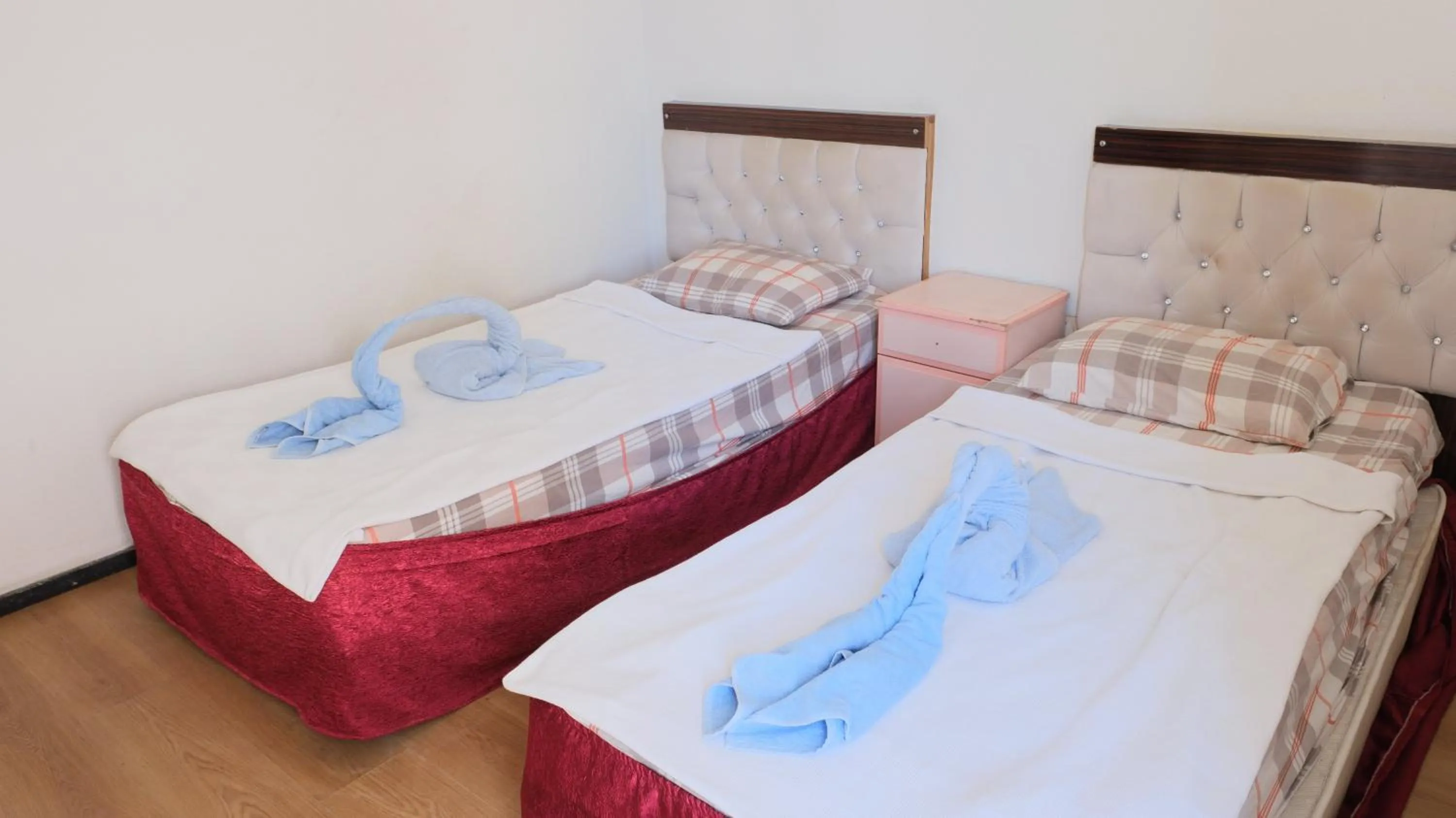 Photo of the whole room, Bed in Hisar Otel
