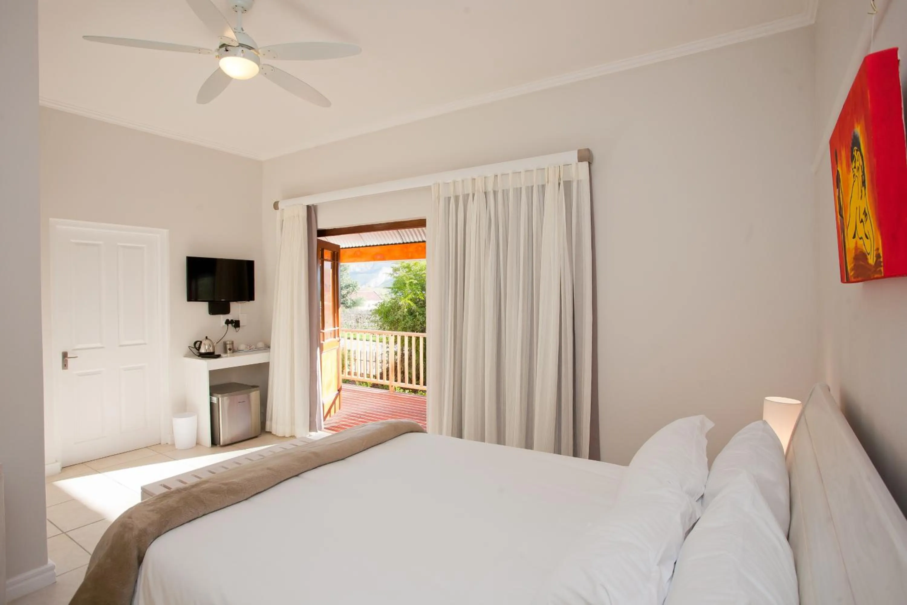 Photo of the whole room, Bed in The Queen Of Calitzdorp