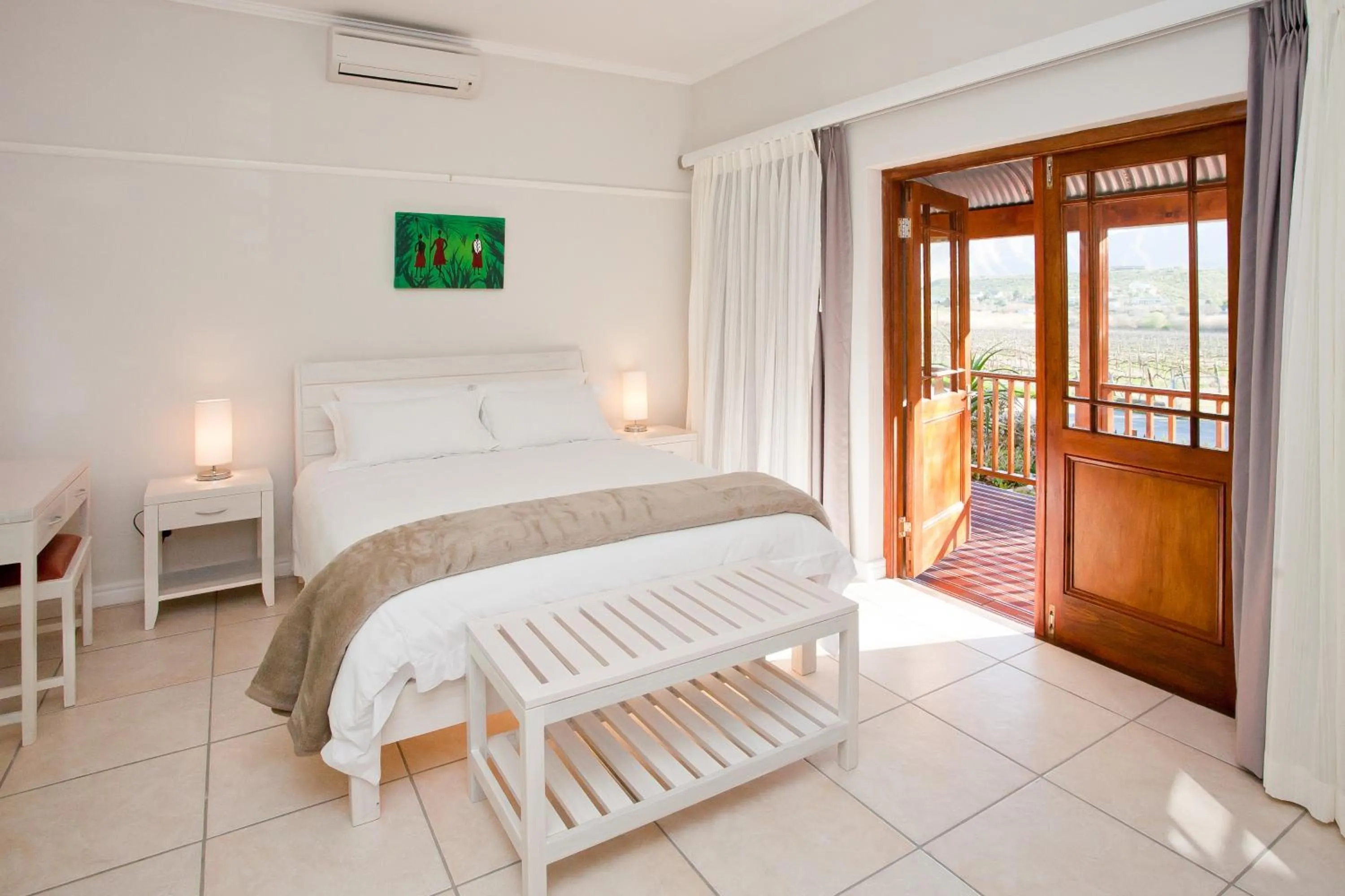 Photo of the whole room, Bed in The Queen Of Calitzdorp