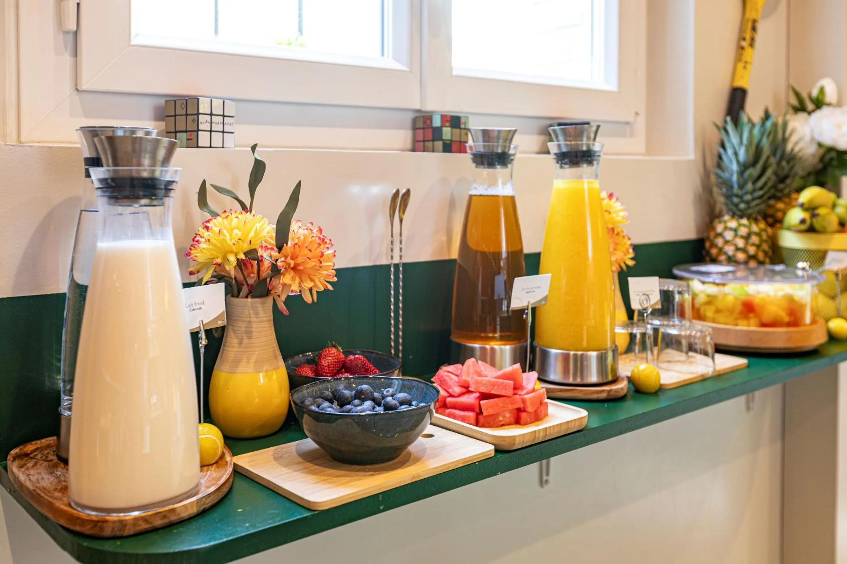 Food and drinks in Hotel Olympic Paris Boulogne by Patrick Hayat