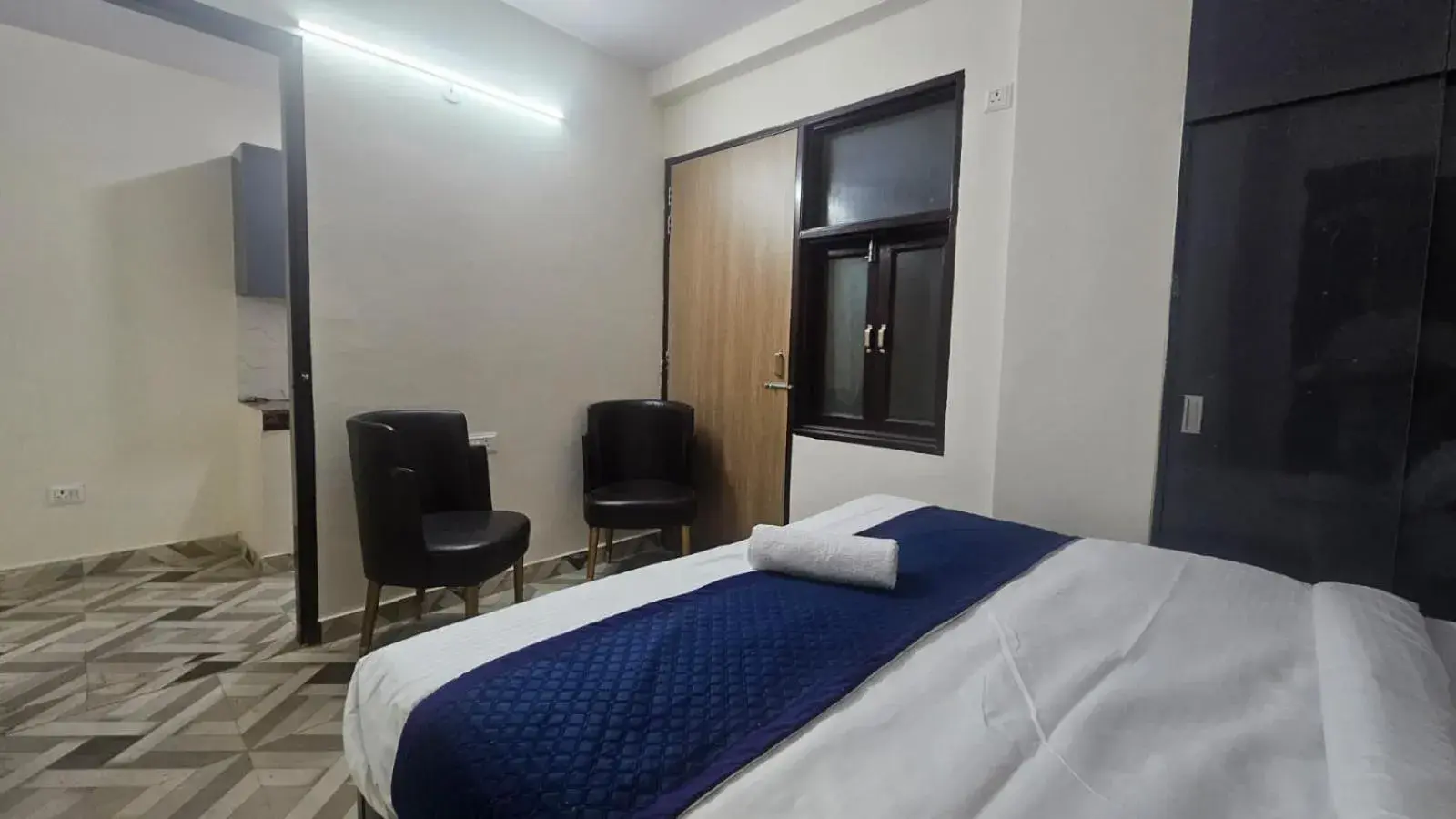 Hotel Glass Castle Near Yashobhoomi Hotel Glass Castle Near Yashobhoomi